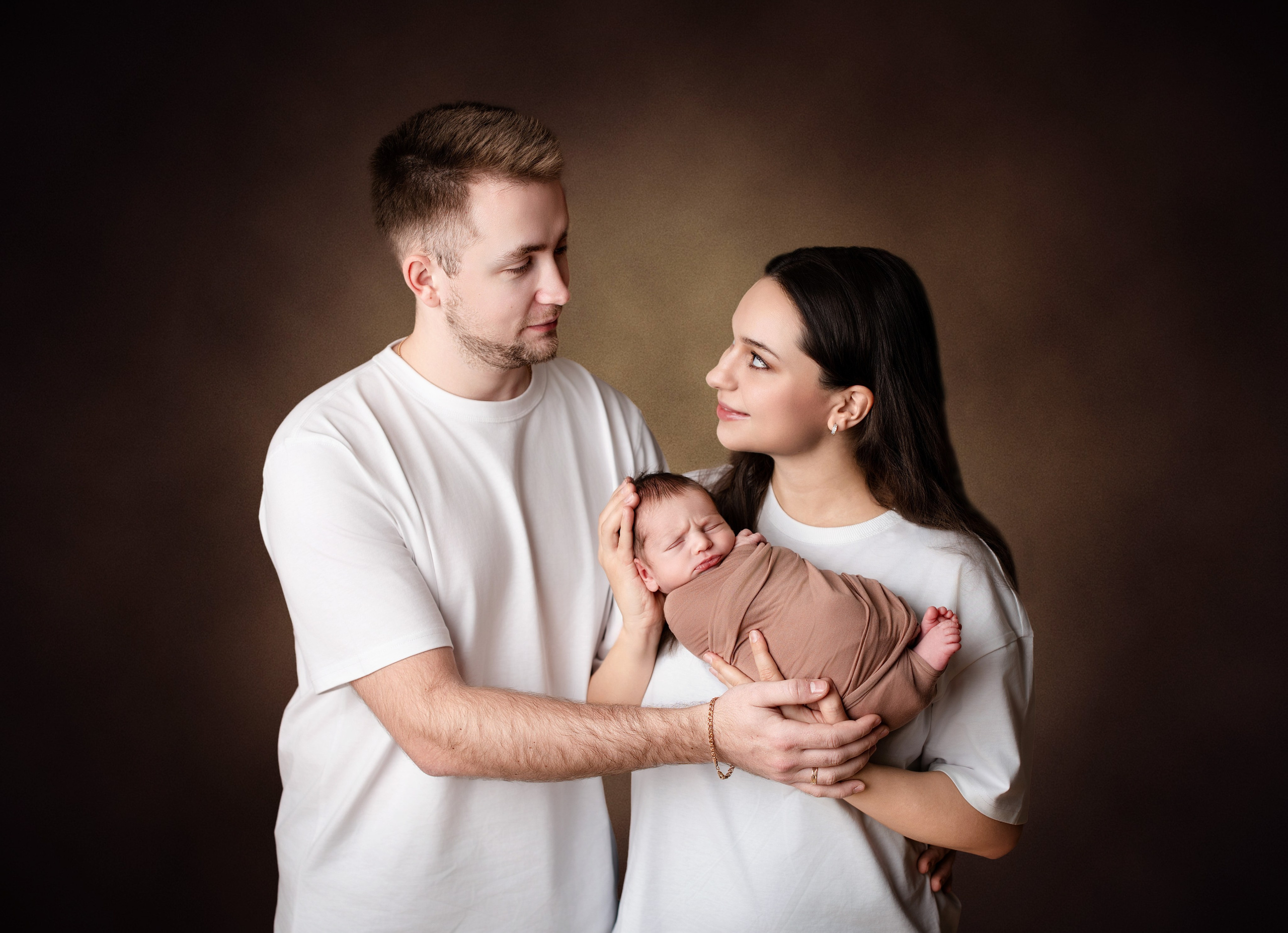 Фотограф новорожденных в Нижнем Новгороде - профессиональная фотосессия для новорожденных, уютные и милые снимки малышей, создание уникальных образов и воспоминаний для родителей. Специалист по детской фотографии предлагает услуги по съемке новорожденных в комфортной обстановке, обеспечивая безопасность и тепло для вашего малыша.