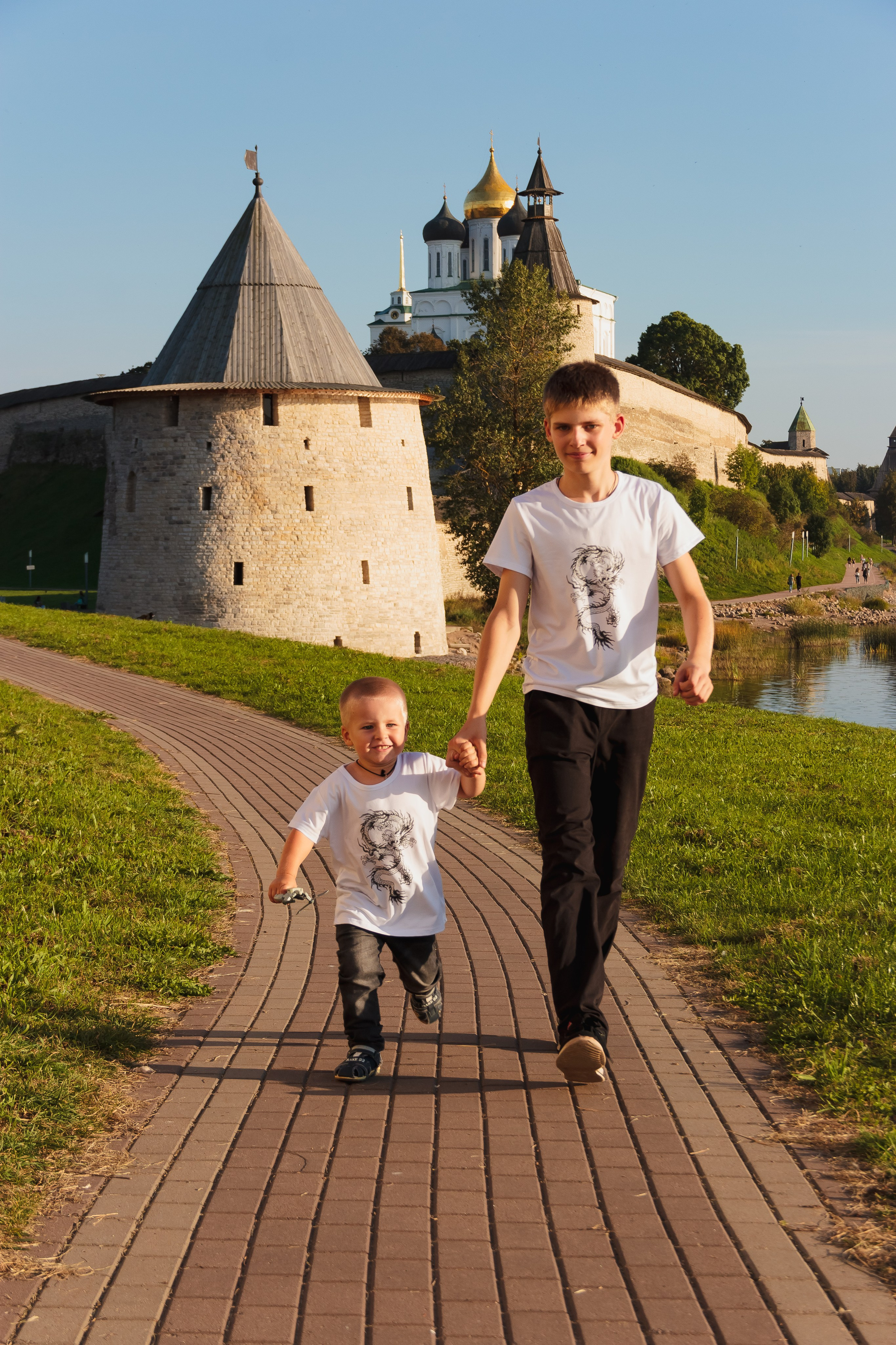 Семейная прогулка по Пскову. Фотограф Елена Зиновьева