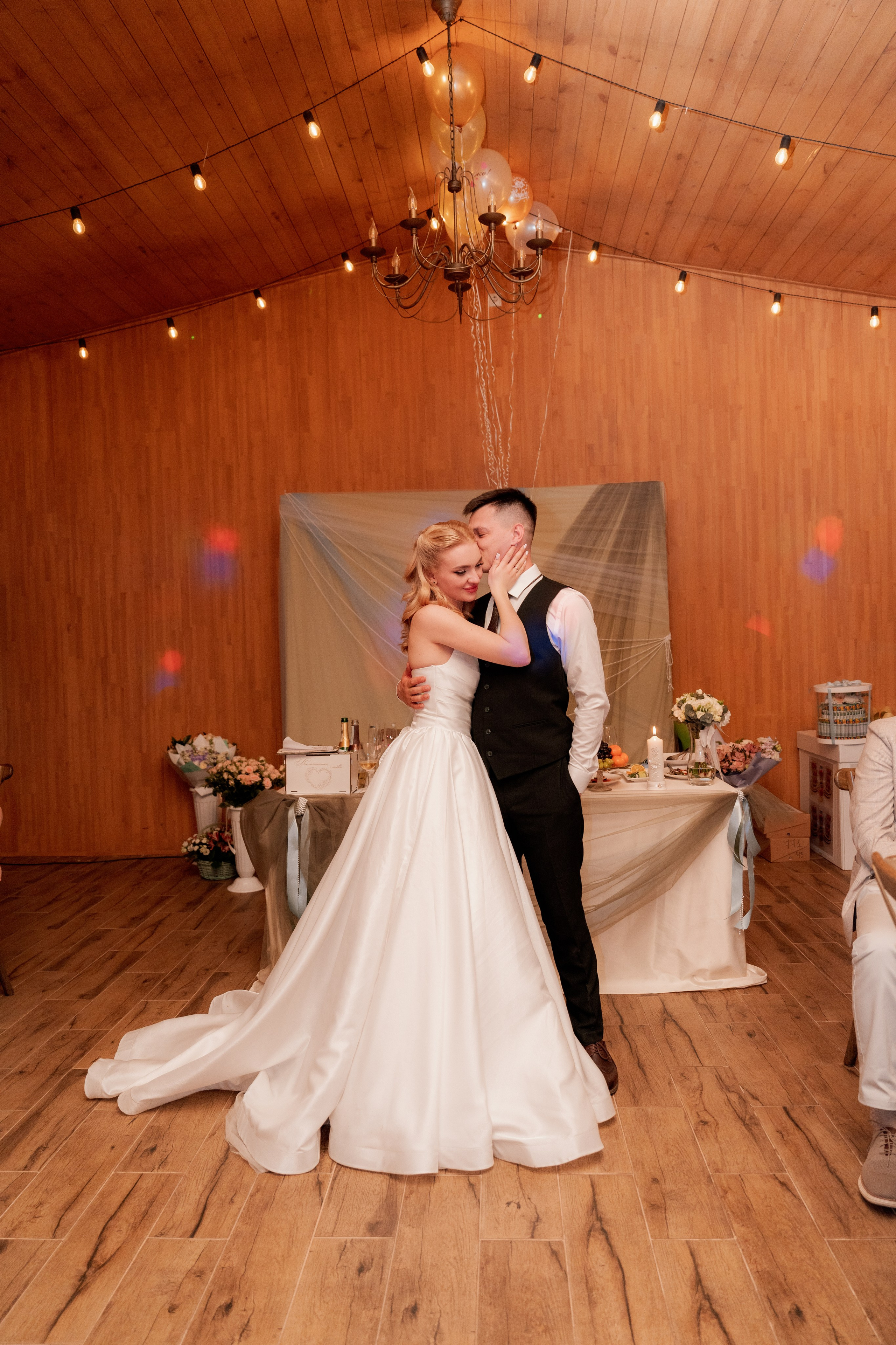 Алиса и Влад. Полный свадебный день (утро, усадьба, прогулка, выездная регистрация, банкет). Дата съемки 26.04.2025. Свадебный фотограф Москва