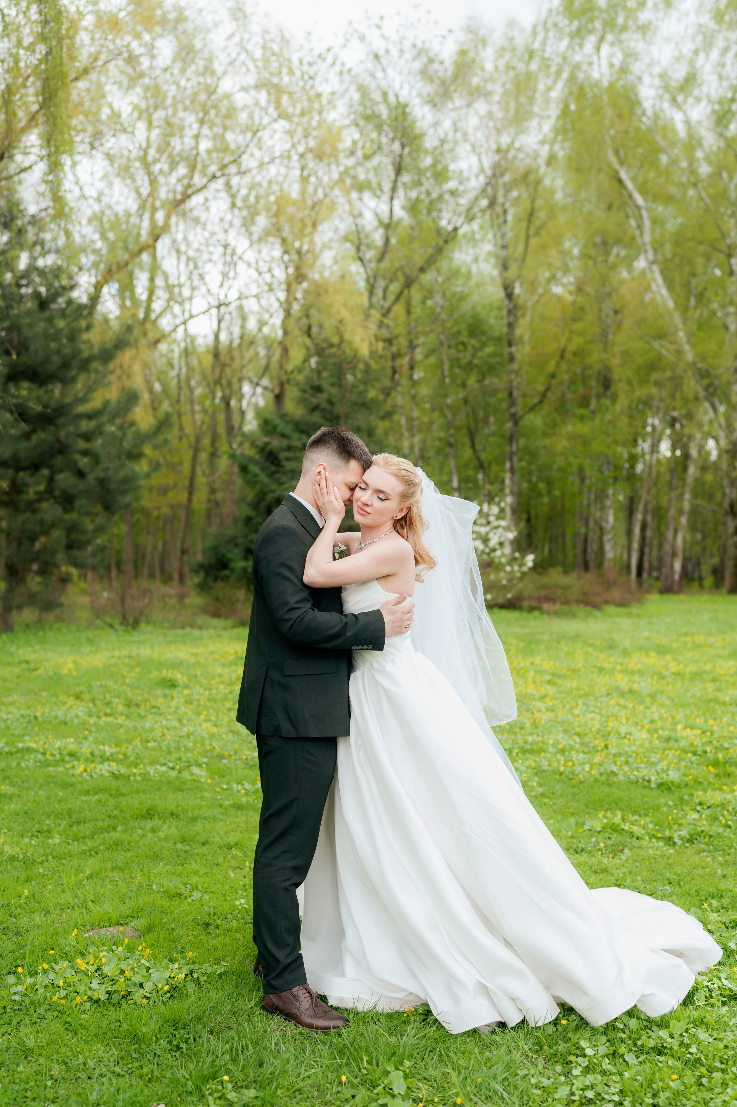 Алиса и Влад. Полный свадебный день (утро, усадьба, прогулка, выездная регистрация, банкет). Дата съемки 26.04.2025. Свадебный фотограф Москва