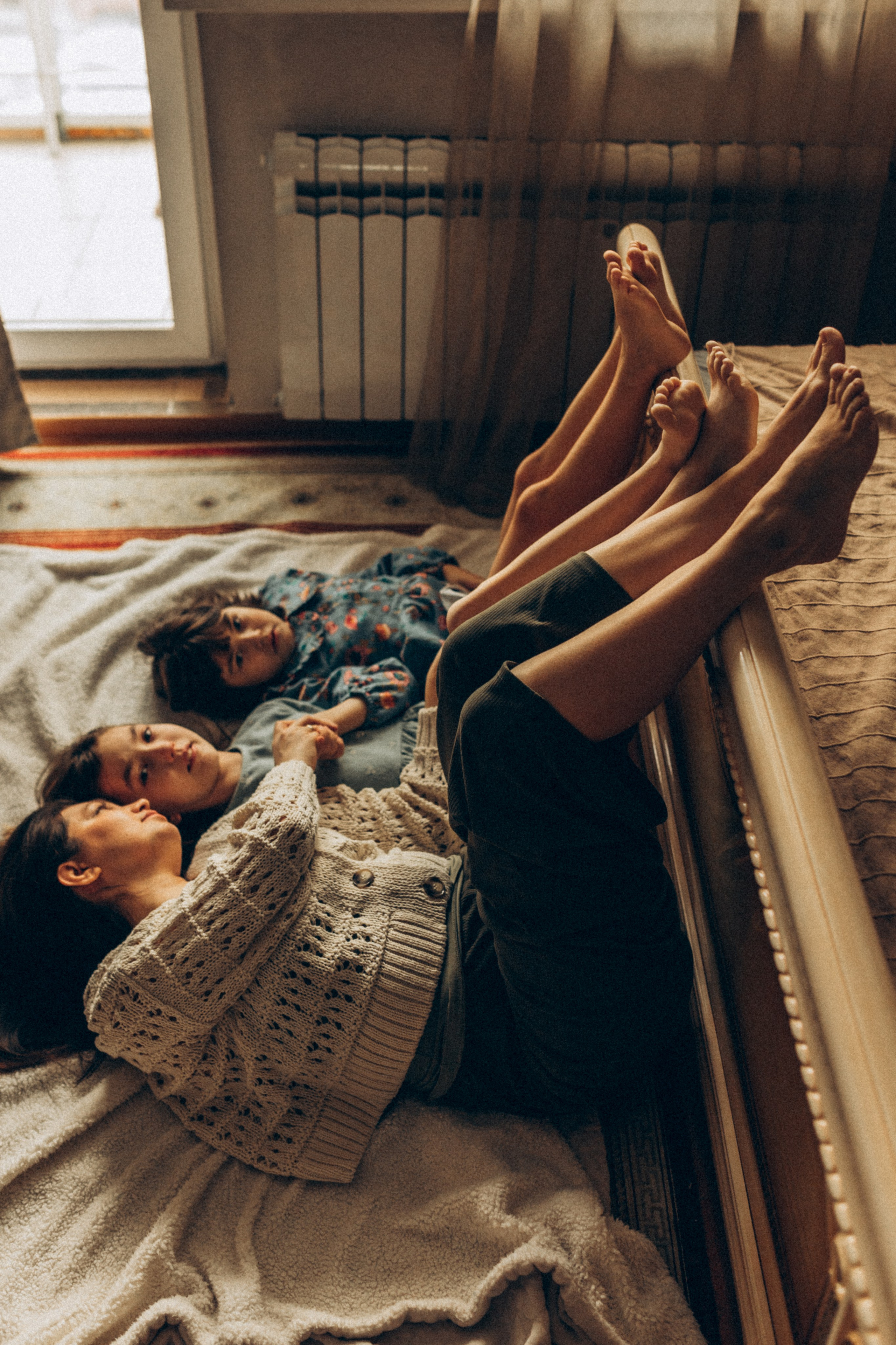 Наталья с Алиной и Ярославой. Семейный фотограф lifestyle в Новосибирске Елена Шпилевая