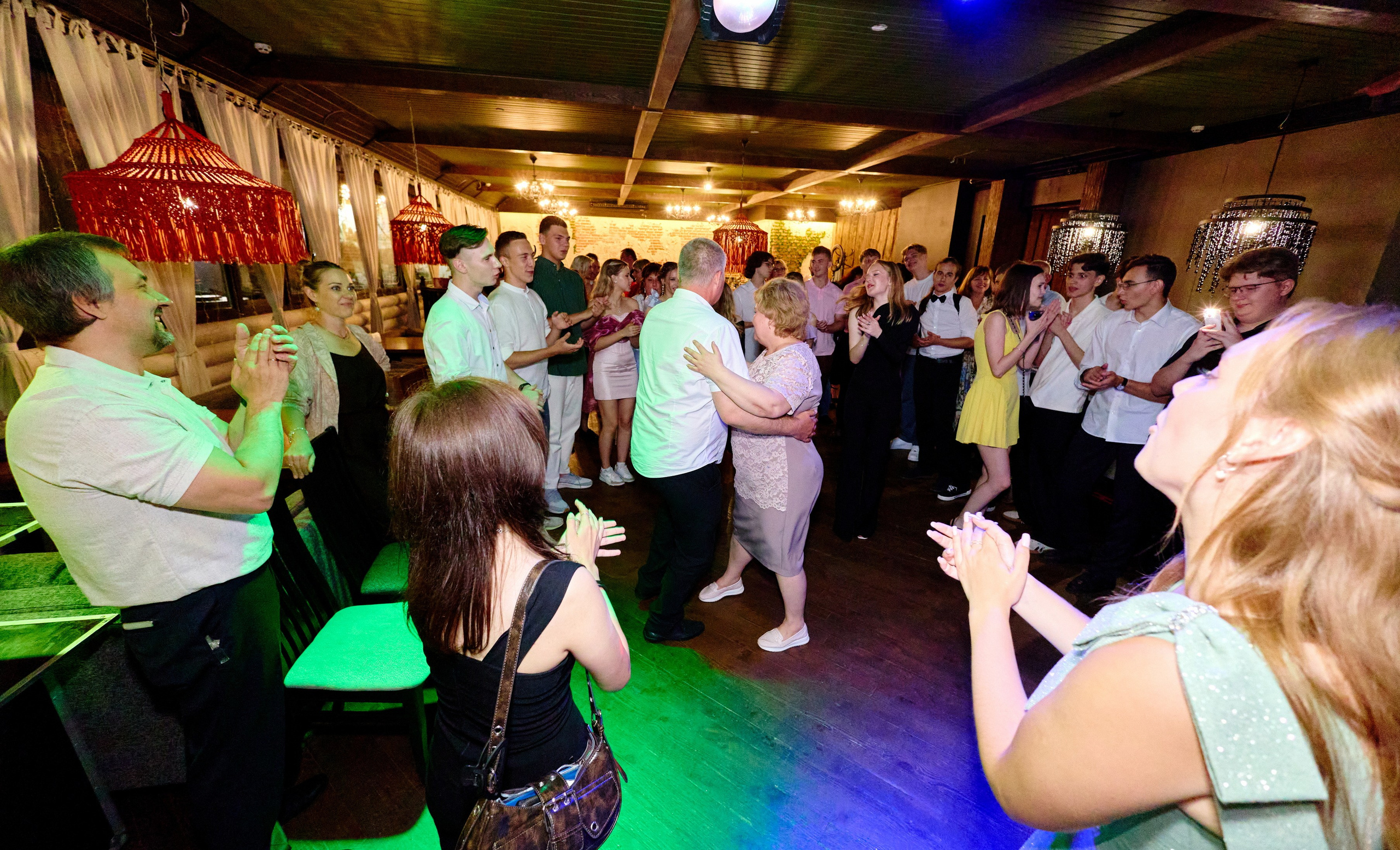 Выпускной 35 Сош. Фотограф Выпускные альбомы Таганрог Сергей Коробченко