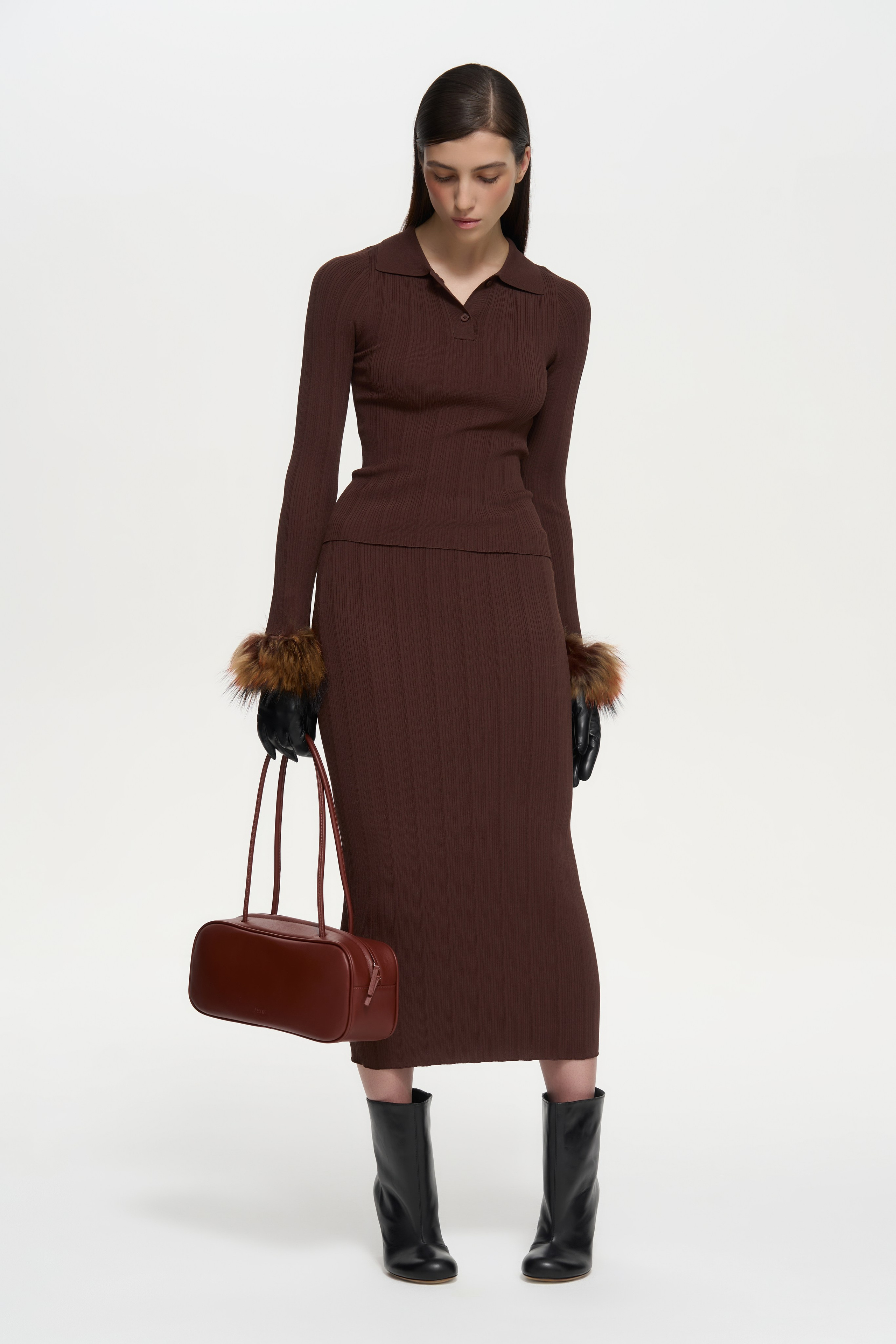 Catalogue the amian. Nadezhda Diskant is a Moscow and Saint Petersburg based photographer