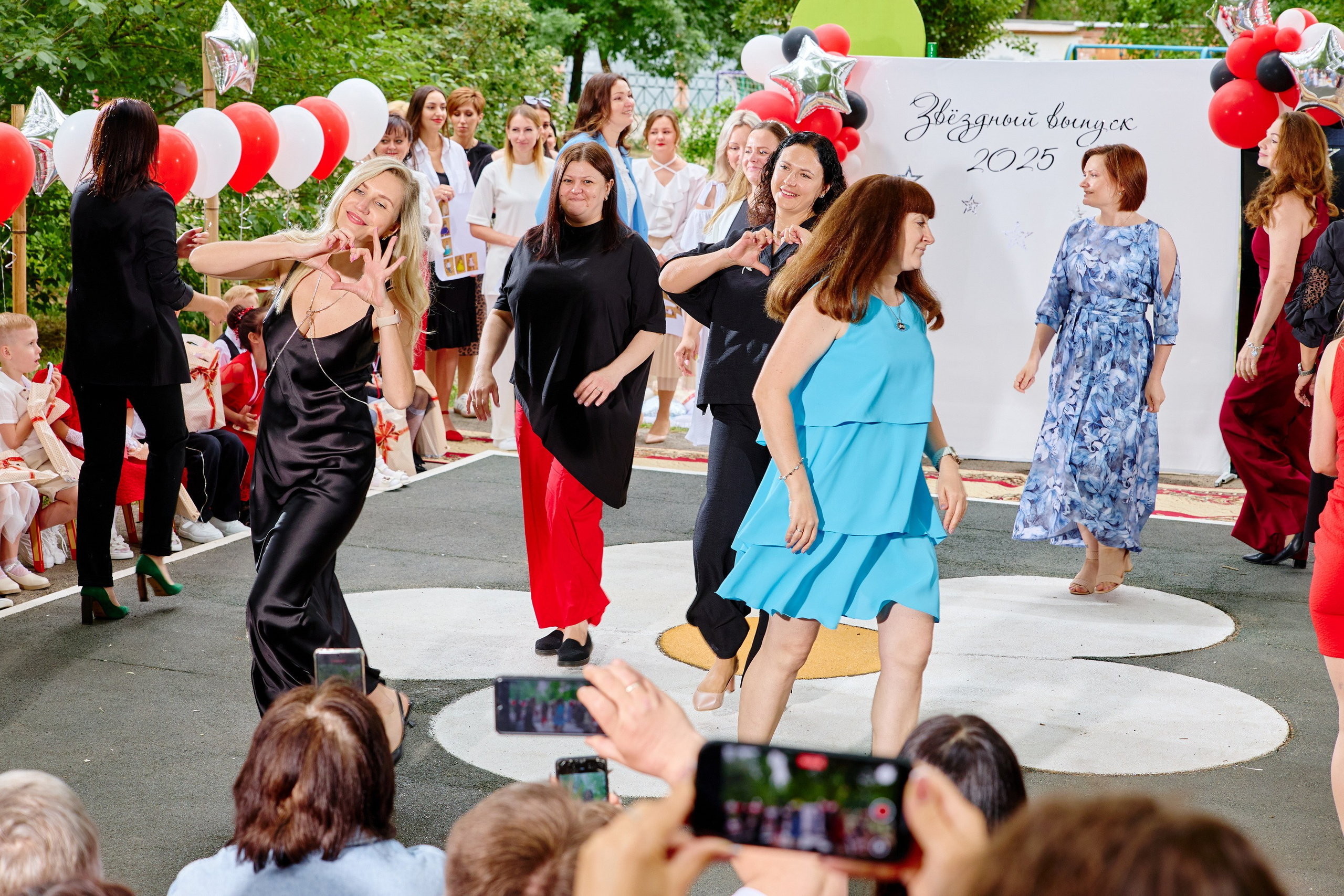 Выпускной 45 сад. Фотограф Выпускные альбомы Таганрог Сергей Коробченко