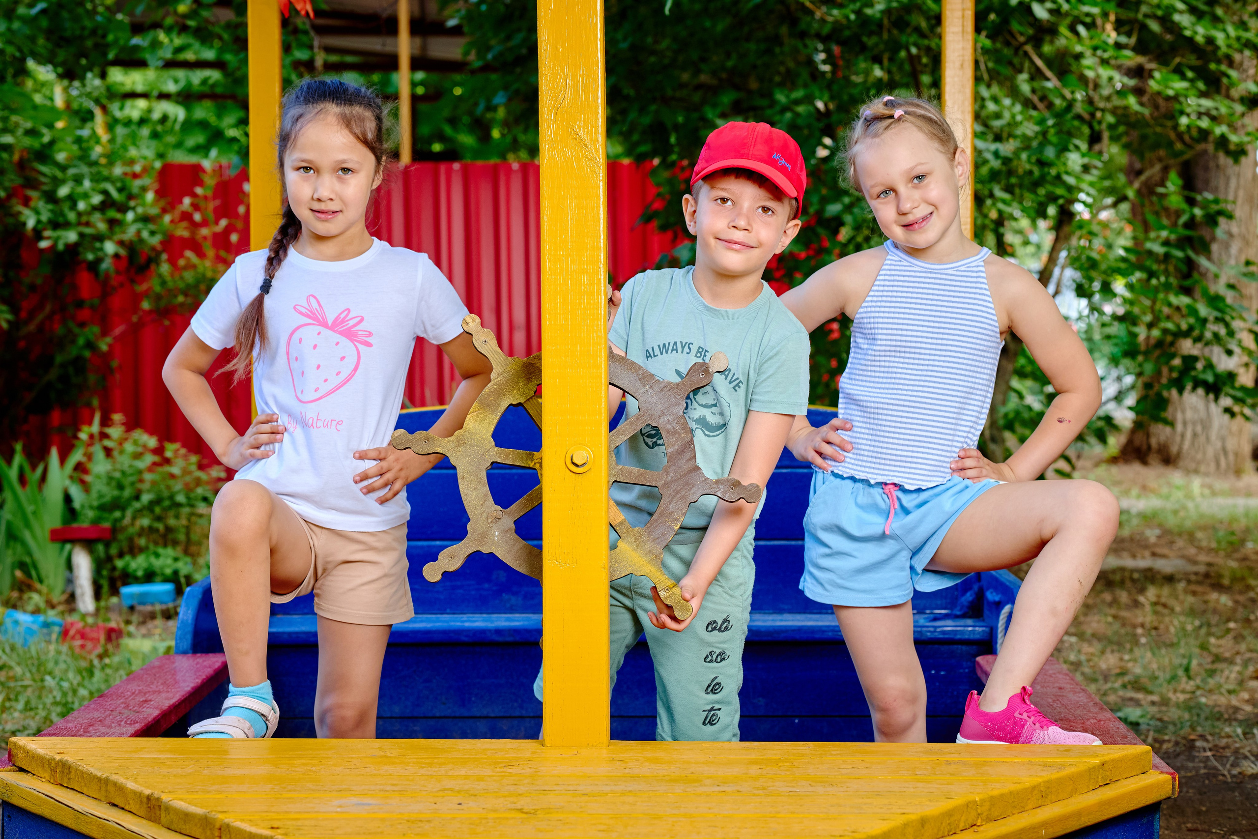 Пример летней съемки в детском саду № 92 Старшая группа Радуга. Фотограф Выпускные альбомы Таганрог Сергей Коробченко