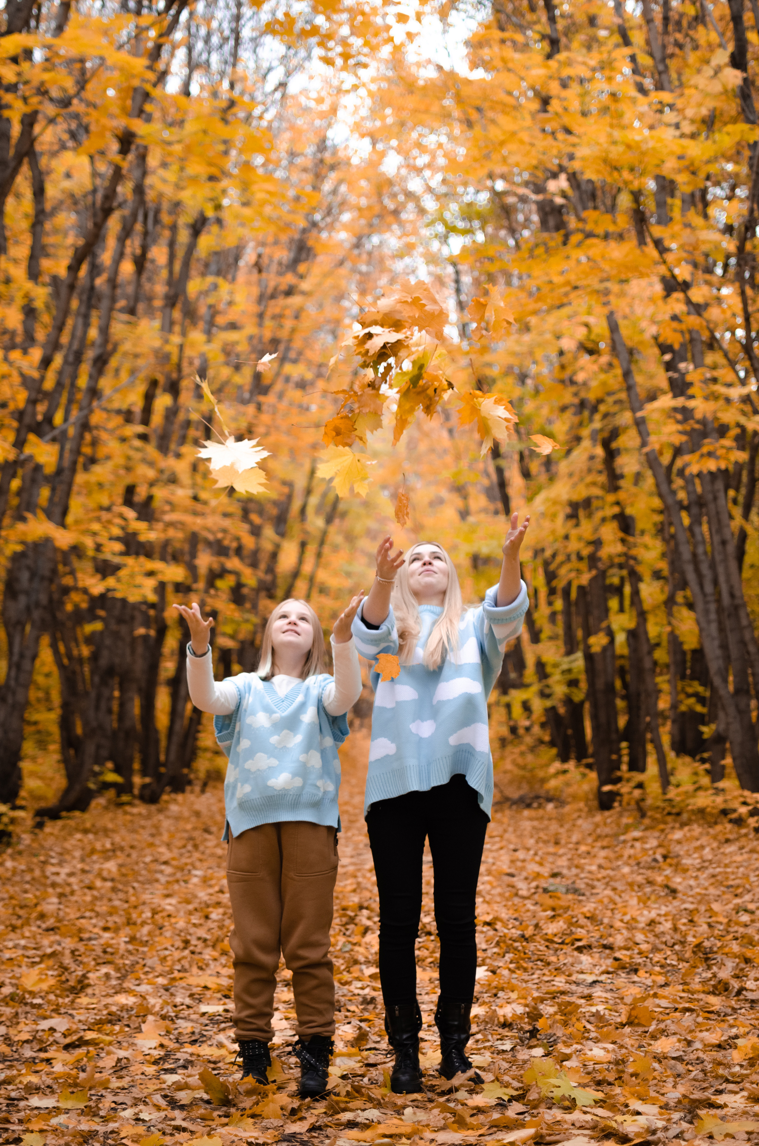 Оля и Милана. Фотограф Астана. Индивидуальные, парные и семейные фотосессии