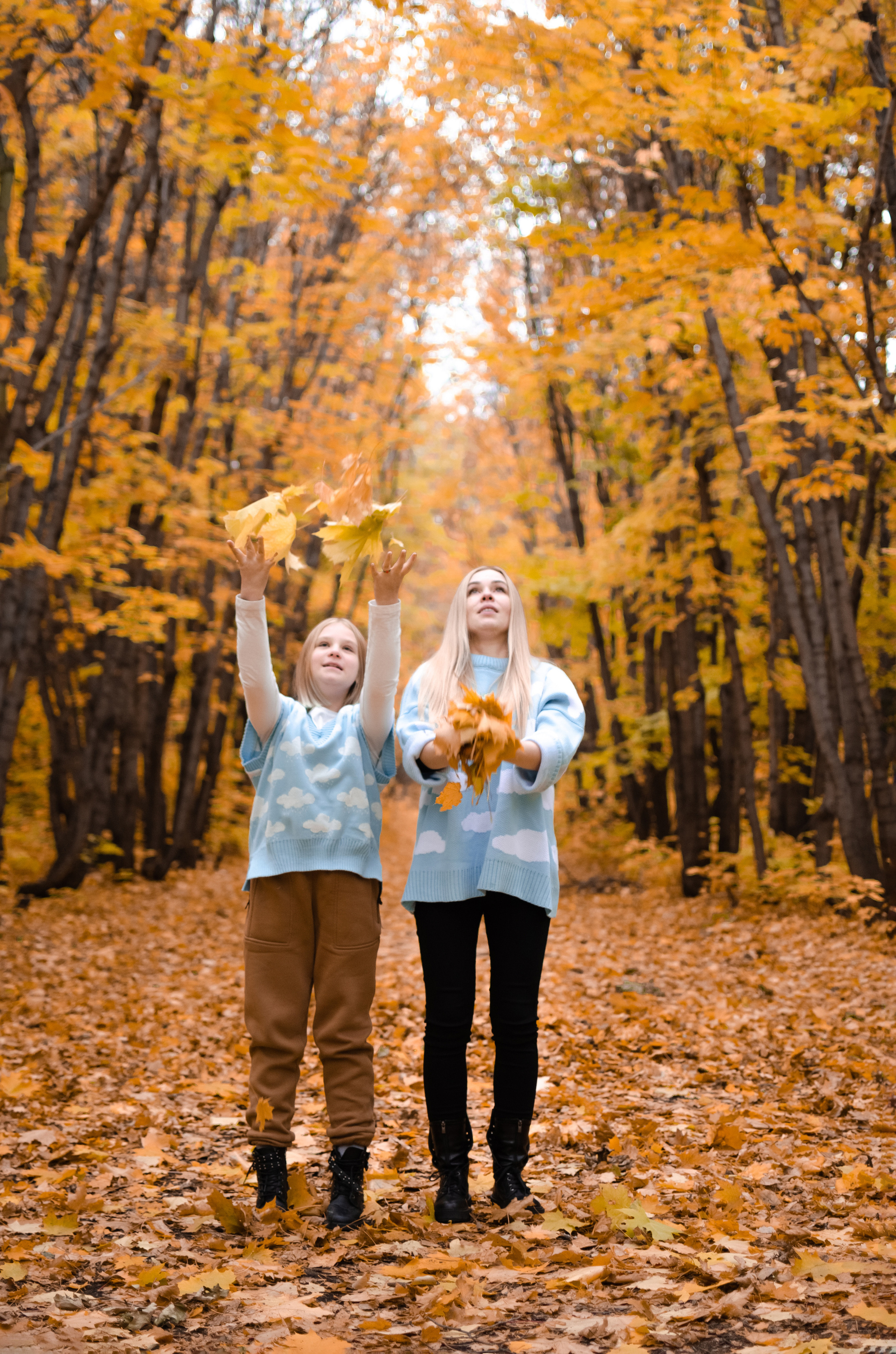 Оля и Милана. Фотограф Астана. Индивидуальные, парные и семейные фотосессии