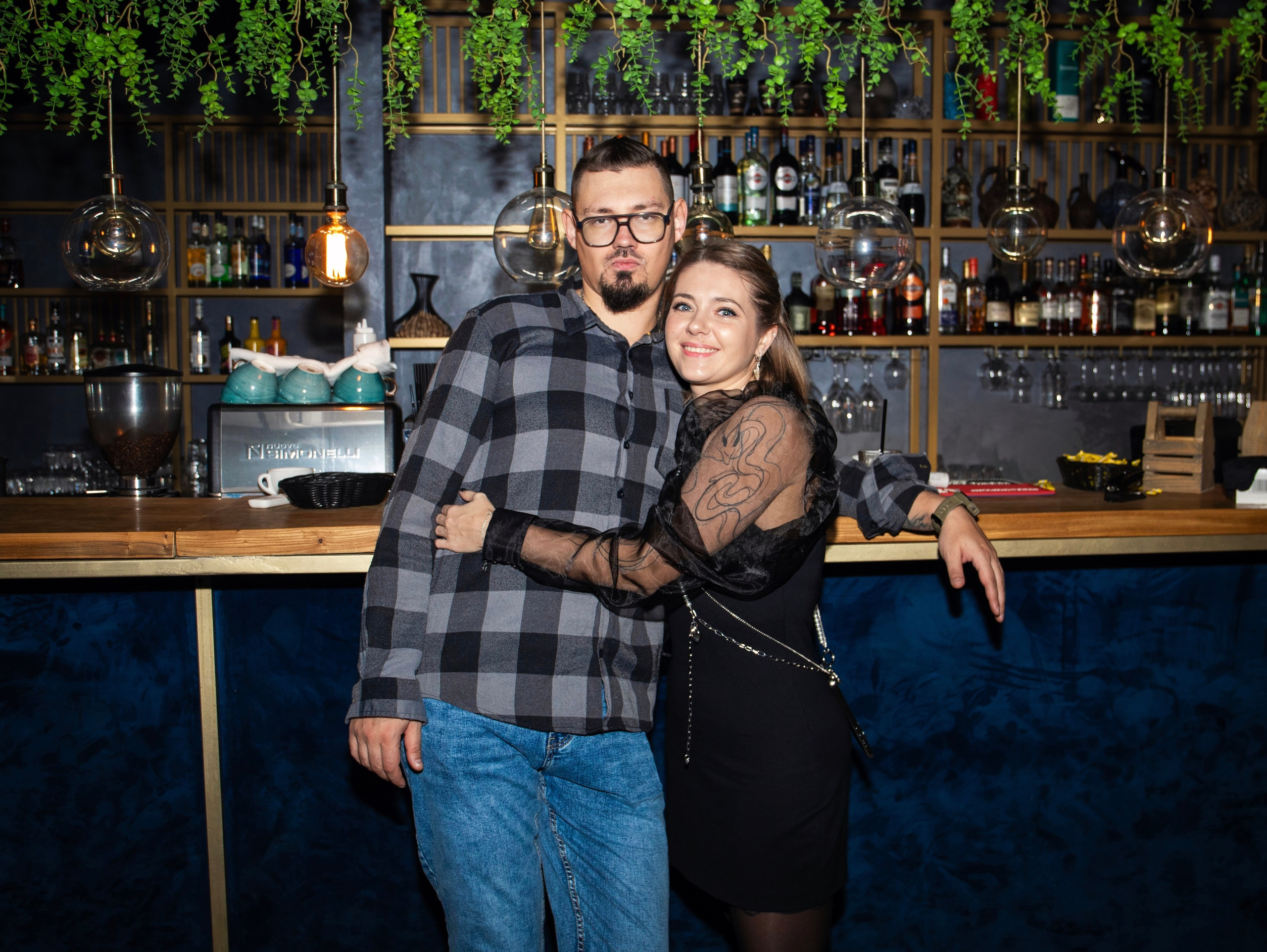 Репортажка из кальян-бара. Свадебный и семейный фотограф в Москве Мила Широких