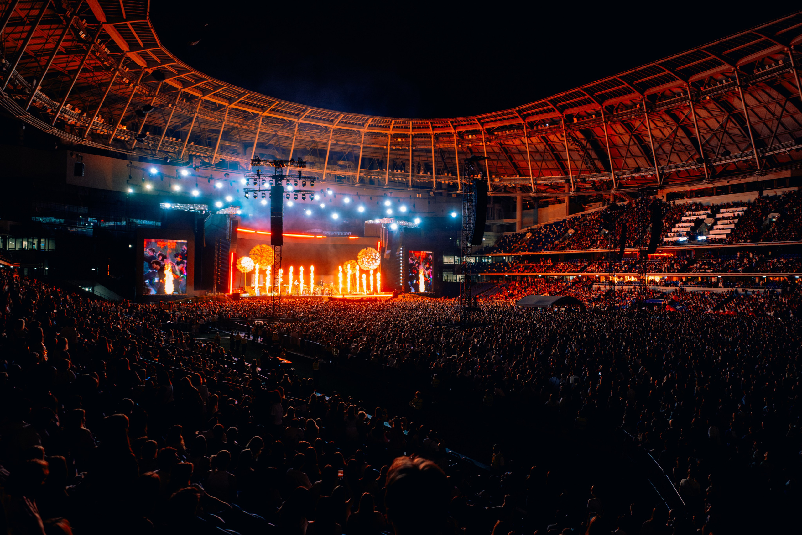 МОТ В ВТБ АРЕНЕ 31.08.25. Концертный и репортажный фотограф в Москве и Санкт-Петербурге Мария