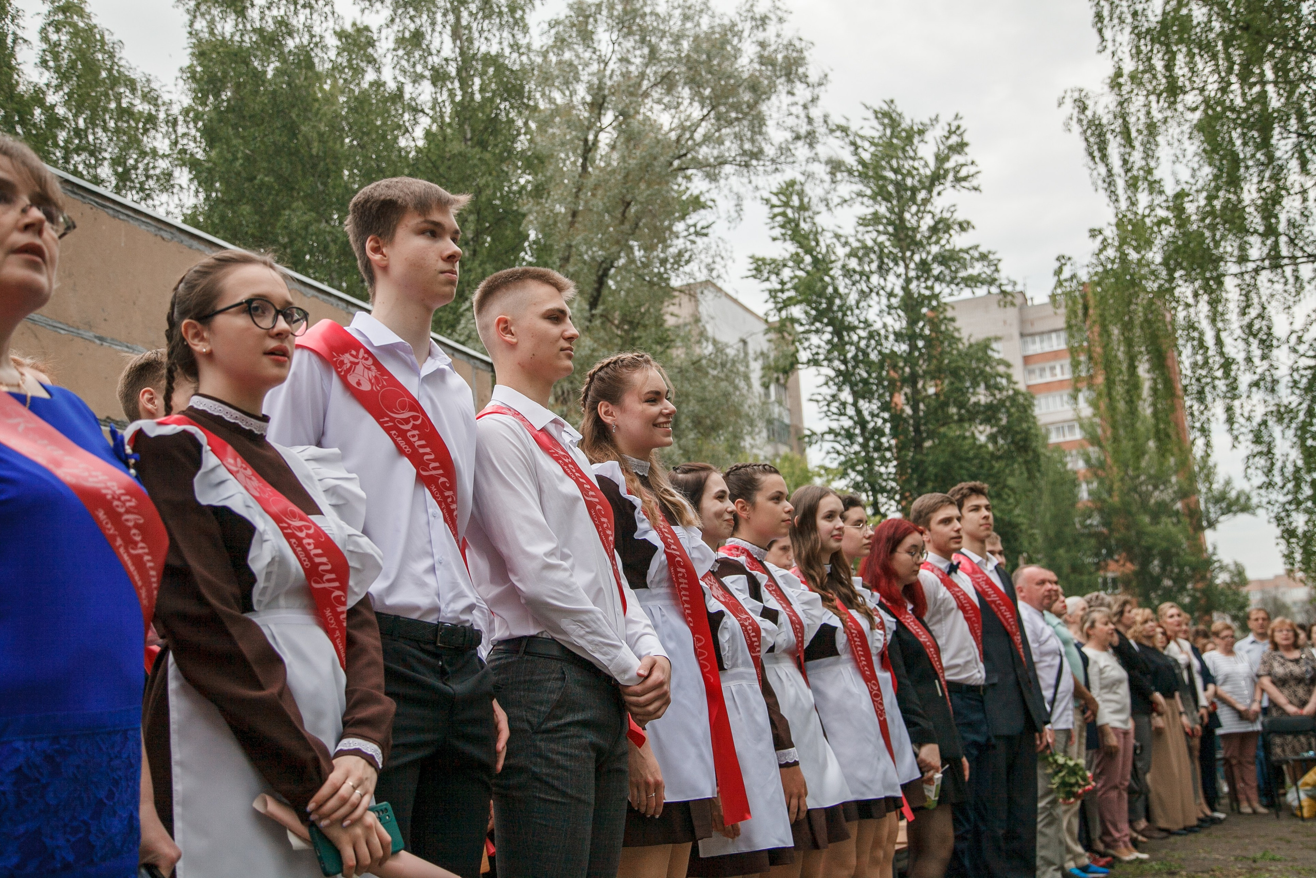 Последний звонок. Ирина Коновалова школьный фотограф. Выпускные альбомы Ярославль