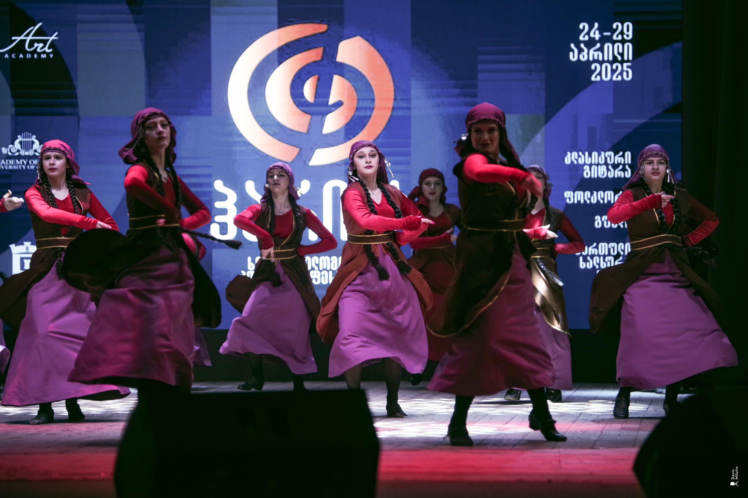 Танцы в Хоби. Портретный фотограф Денис Милютин