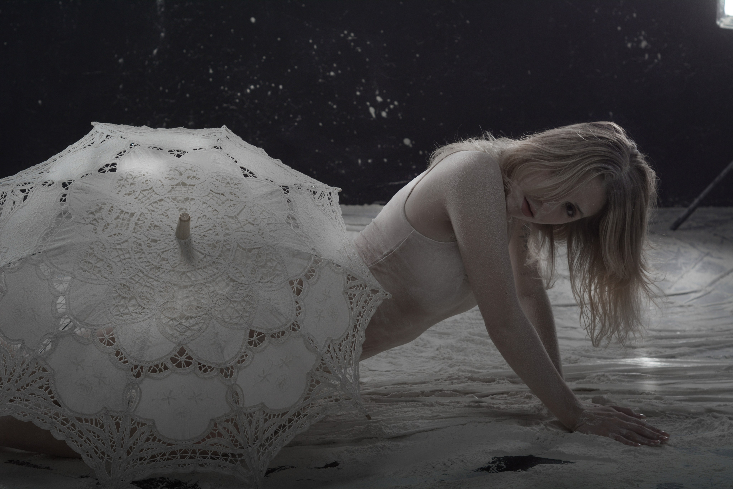 Фотосессия с мукой. Студийный и портретный фотограф в САНКТ-ПЕТЕРБУРГЕИрина Махаон