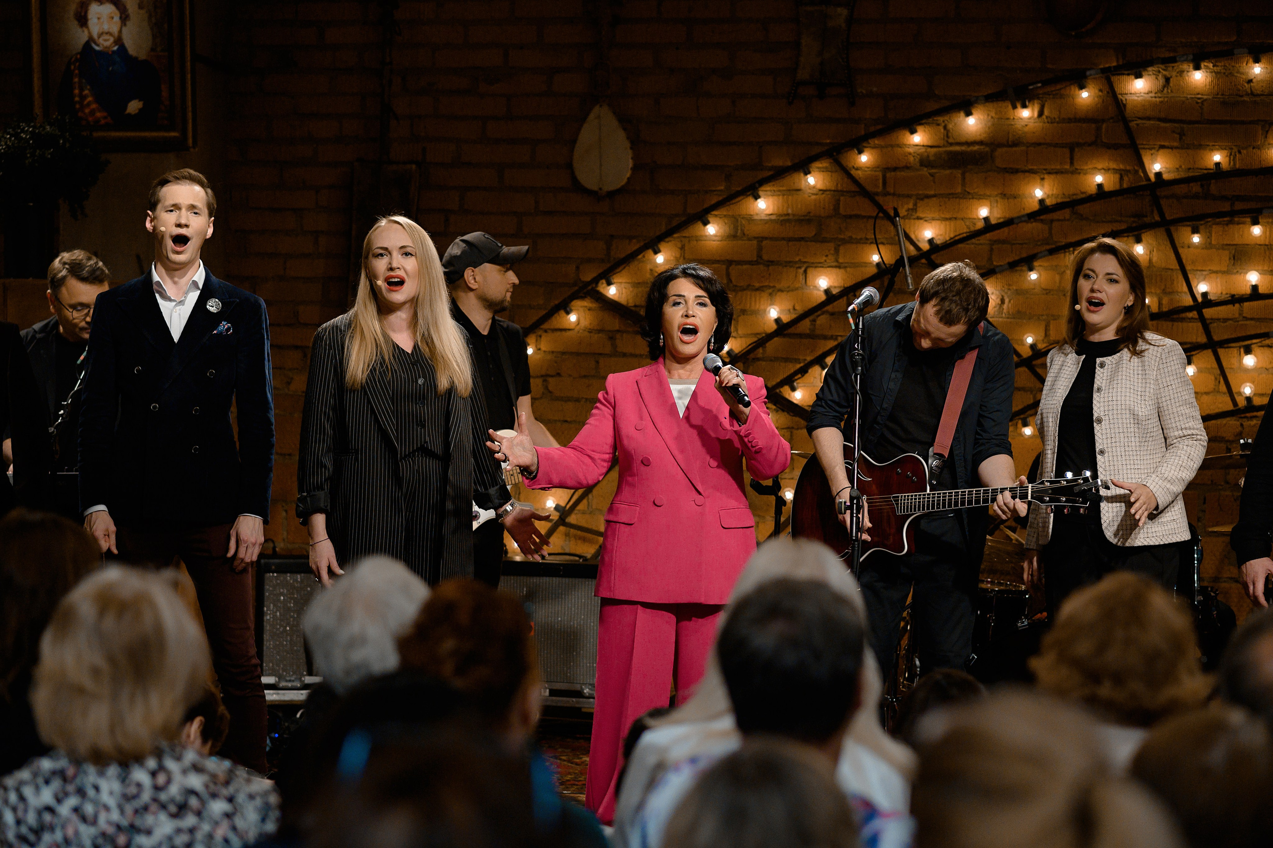 КВАРТИРНИК У МАРГУЛИСА. РЕПОРТАЖНЫЙ И БИЗНЕС ФОТОГРАФ В МОСКВЕ, ЕГОР НИКОЛАЕВ
