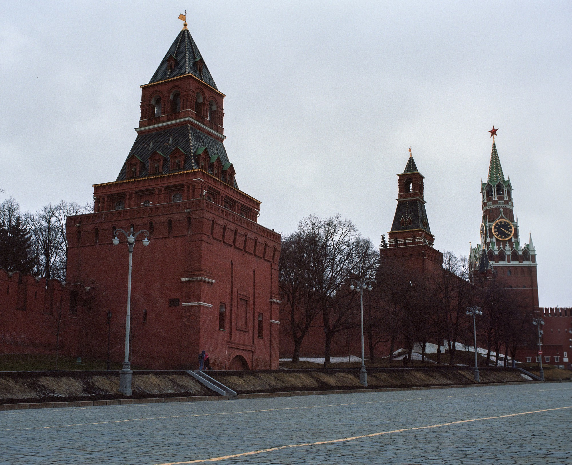 Константино-Еленинская башня московского Кремля. Снято на плёнку, средний формат. Mamiya RB67, Mamiya Sekor 90mm, Kodak Portra 400