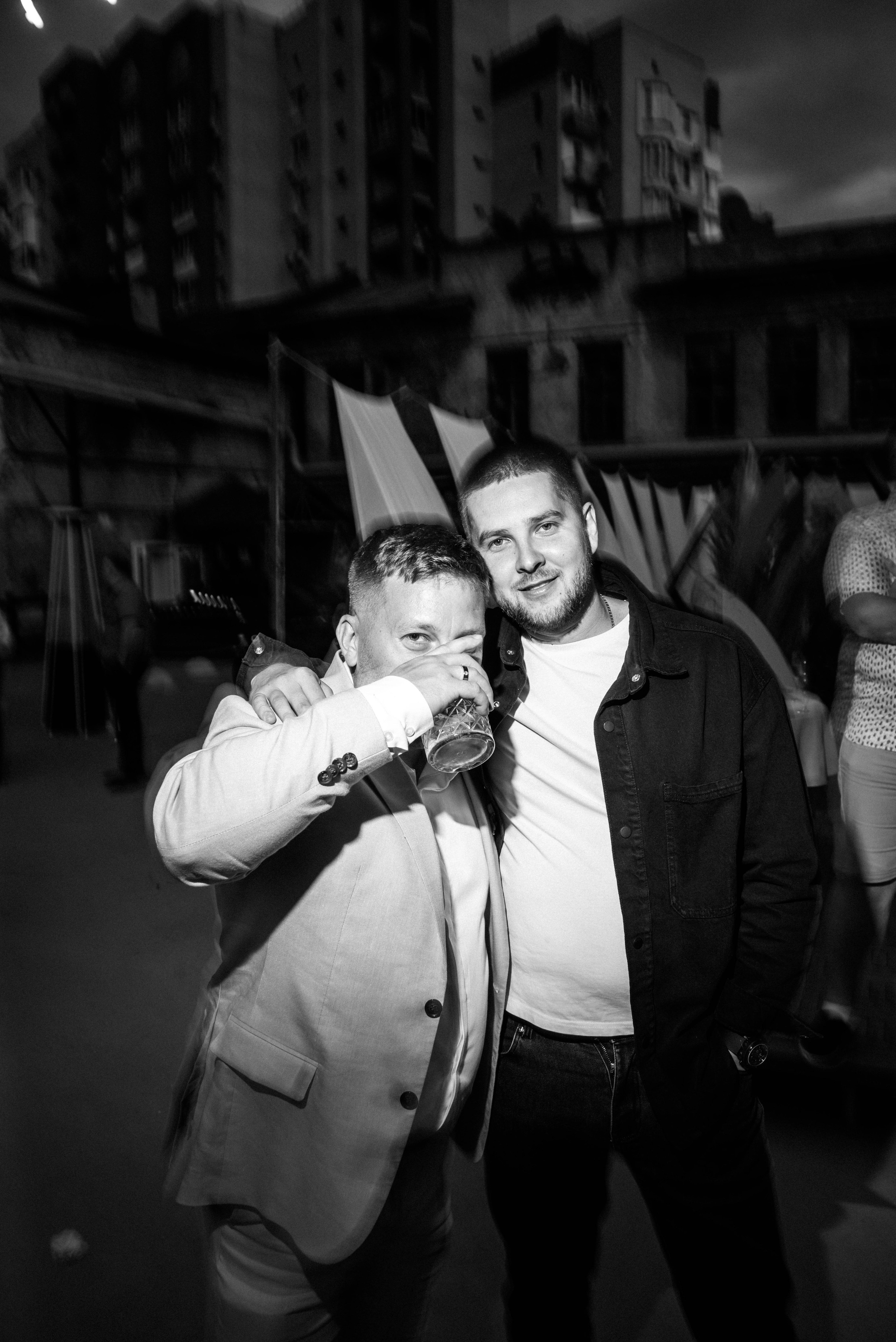 Вадим и София короткая версия свадебного дня. Меня зовут Александр Литвинчук и я свадебный фотограф в Саратове