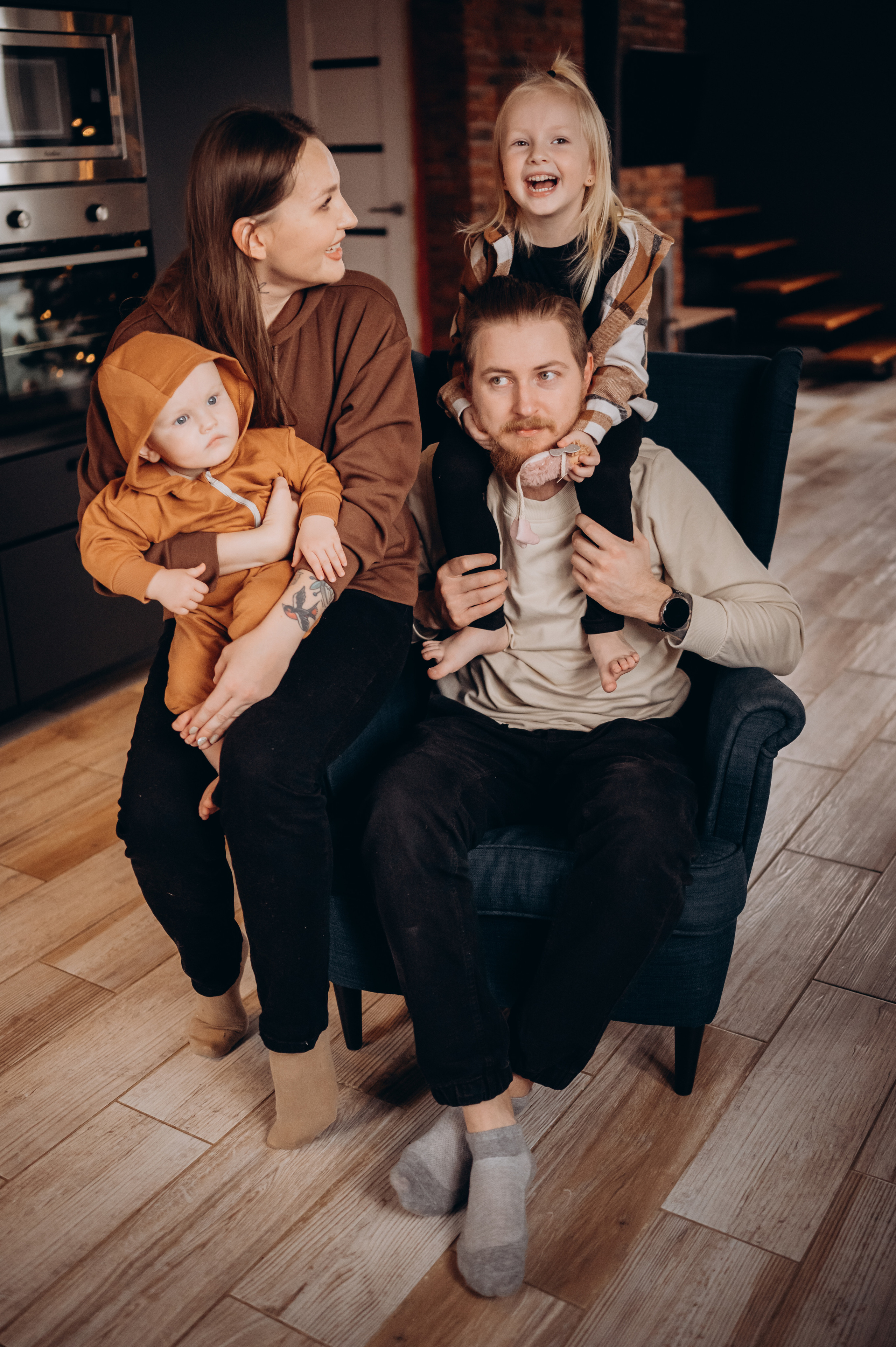 Ирина Костя Виктор и Виктория. Детский и семейный фотограф в Москве