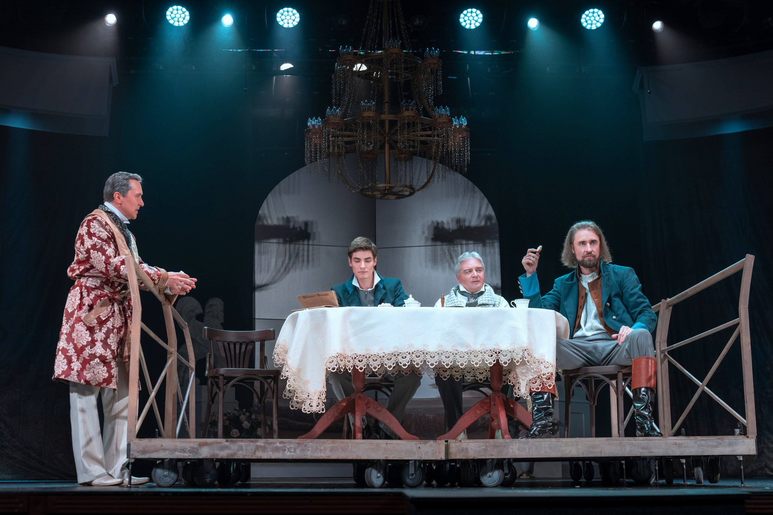 Театр Роста: Отцы и Дети. Сайт фотографа Сергея Абрамова