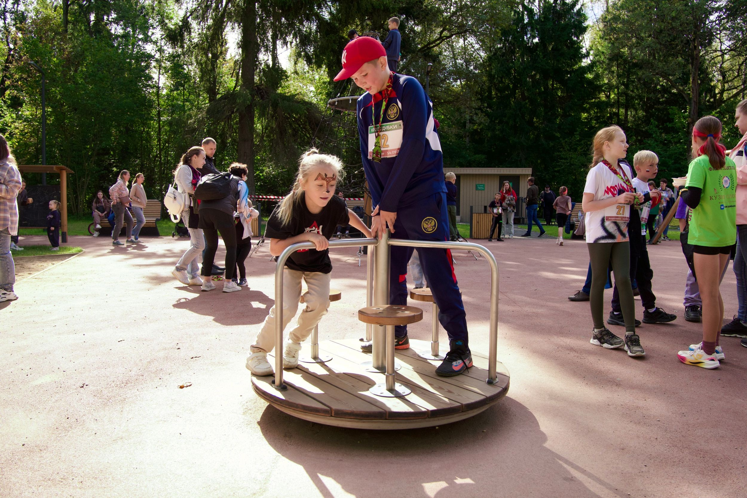 Забег в парке «Дубки». Кафе «БЕЛКА НАШЕПТАЛА». Ну оооочень концептуальное кафе