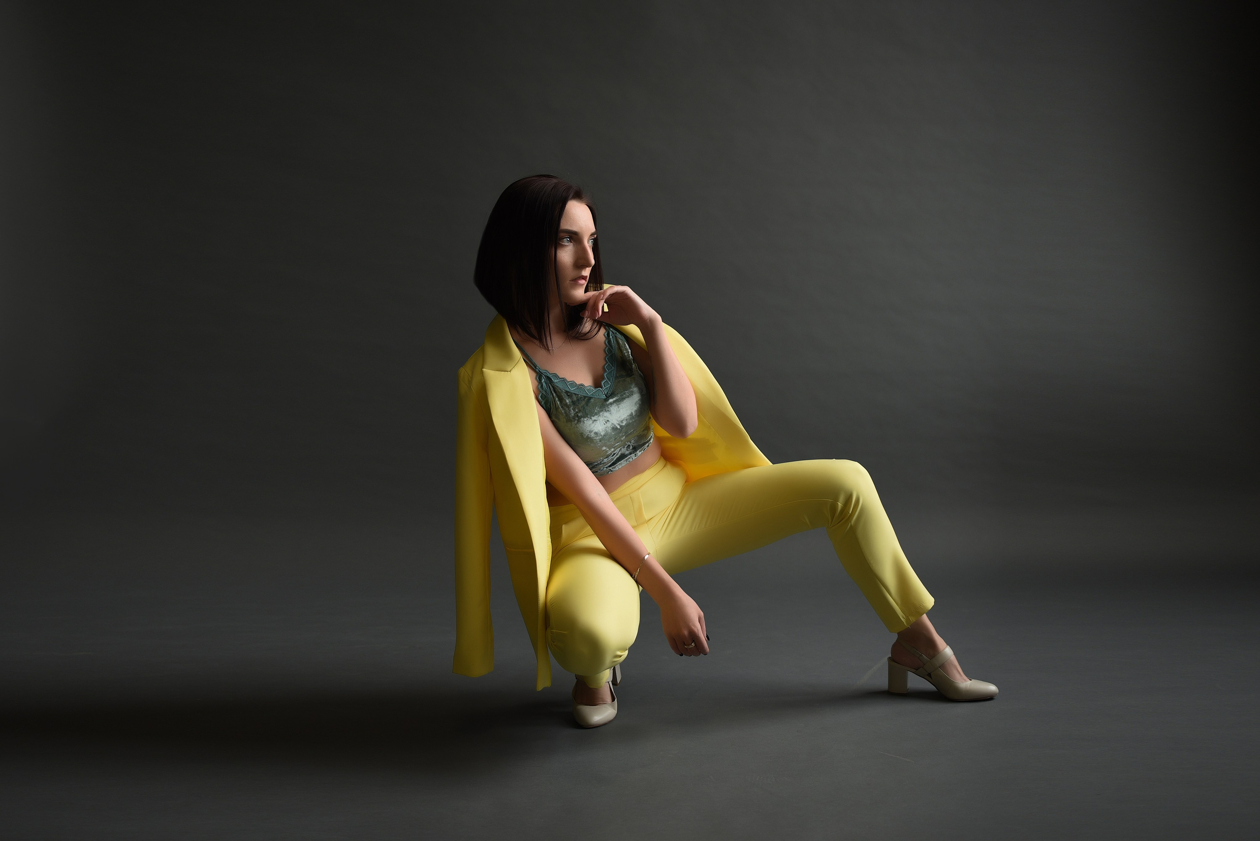 Индивидуальная студийная. Свадебный, семейный, детский, контент фотограф в Омске Максим Ильин