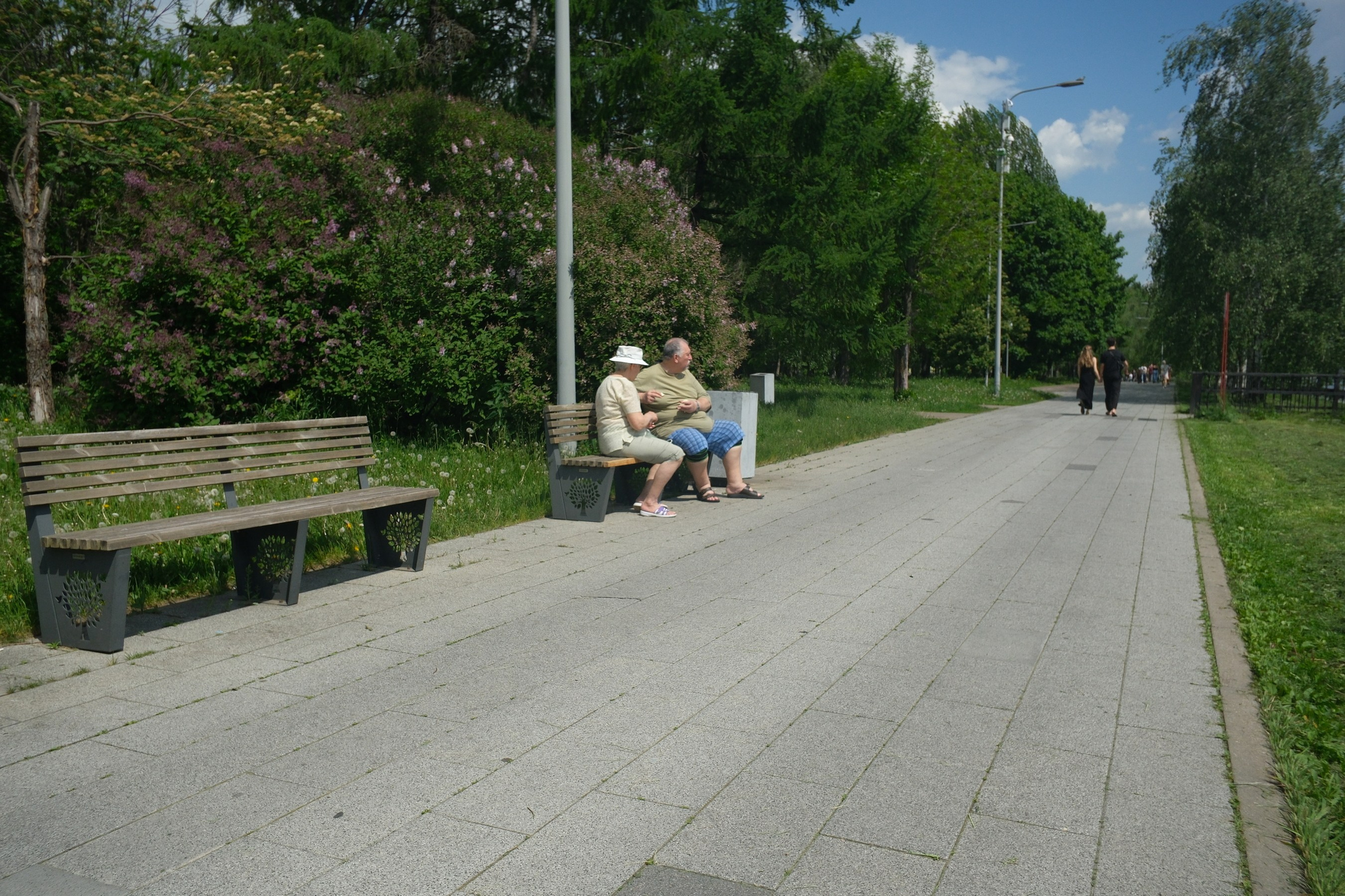 Парк 850 лет Москве. Снято на Voigtlander 18/2,8 Color-scopar. Улица, люди, жизнь…