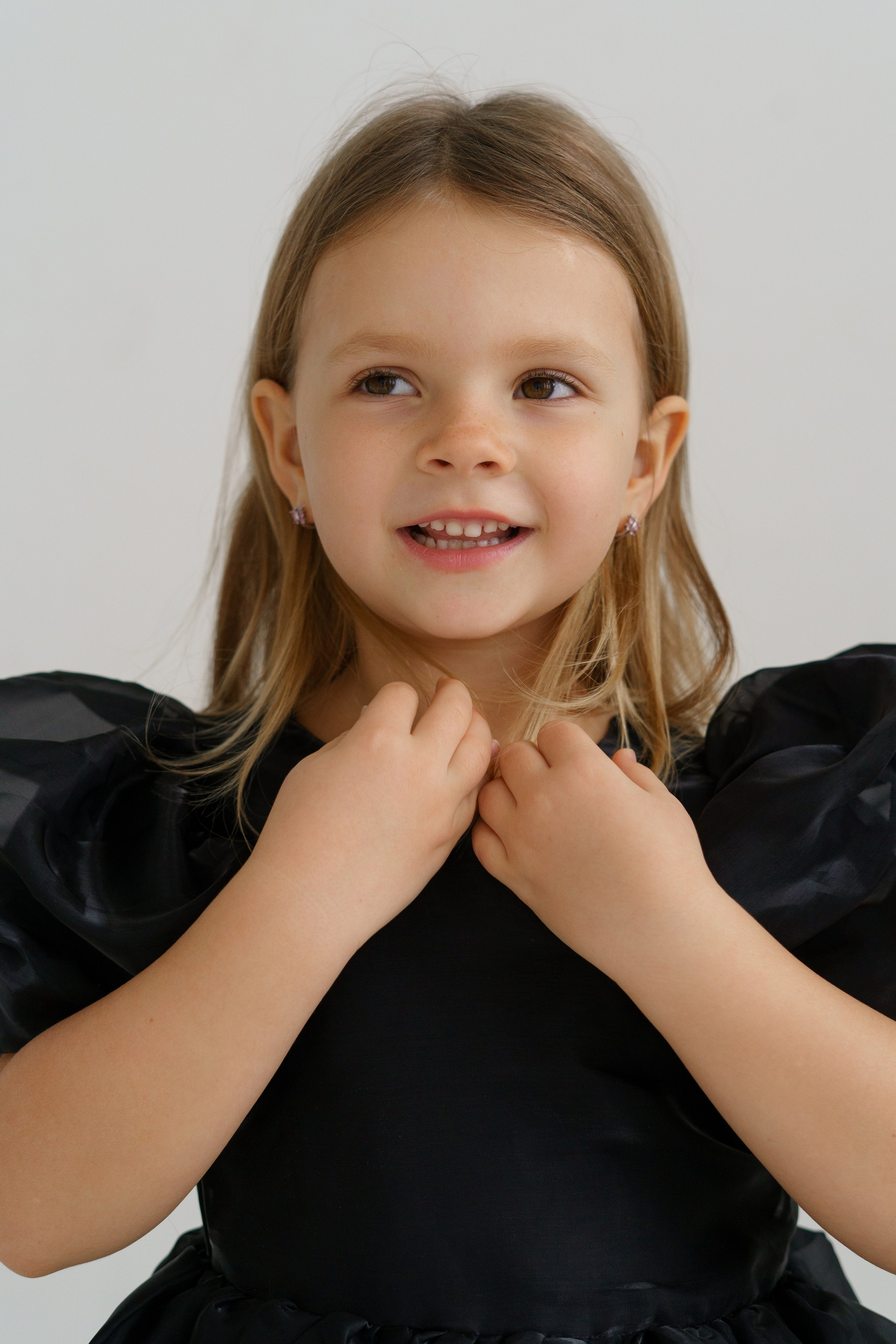 Оля, Настя, Кристина, Катя. Главная