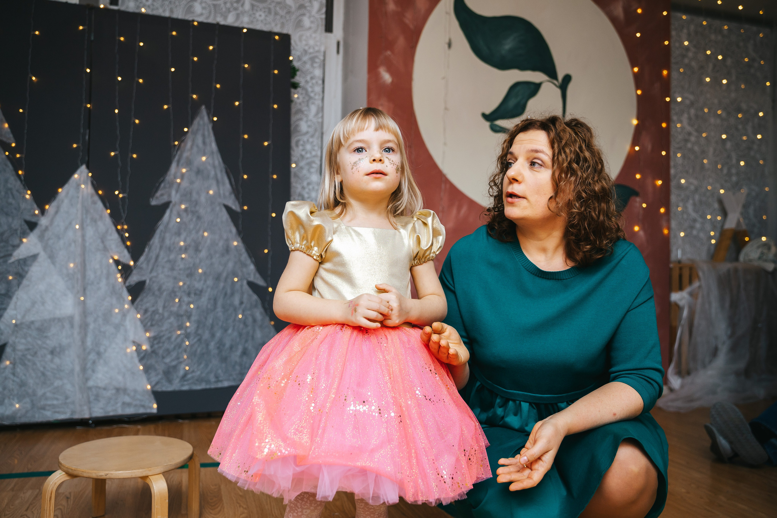 Новогодний утренник в Монтессори-садике. Семейный lifestyle фотограф в Санкт-Петербурге Людмила Пахомова