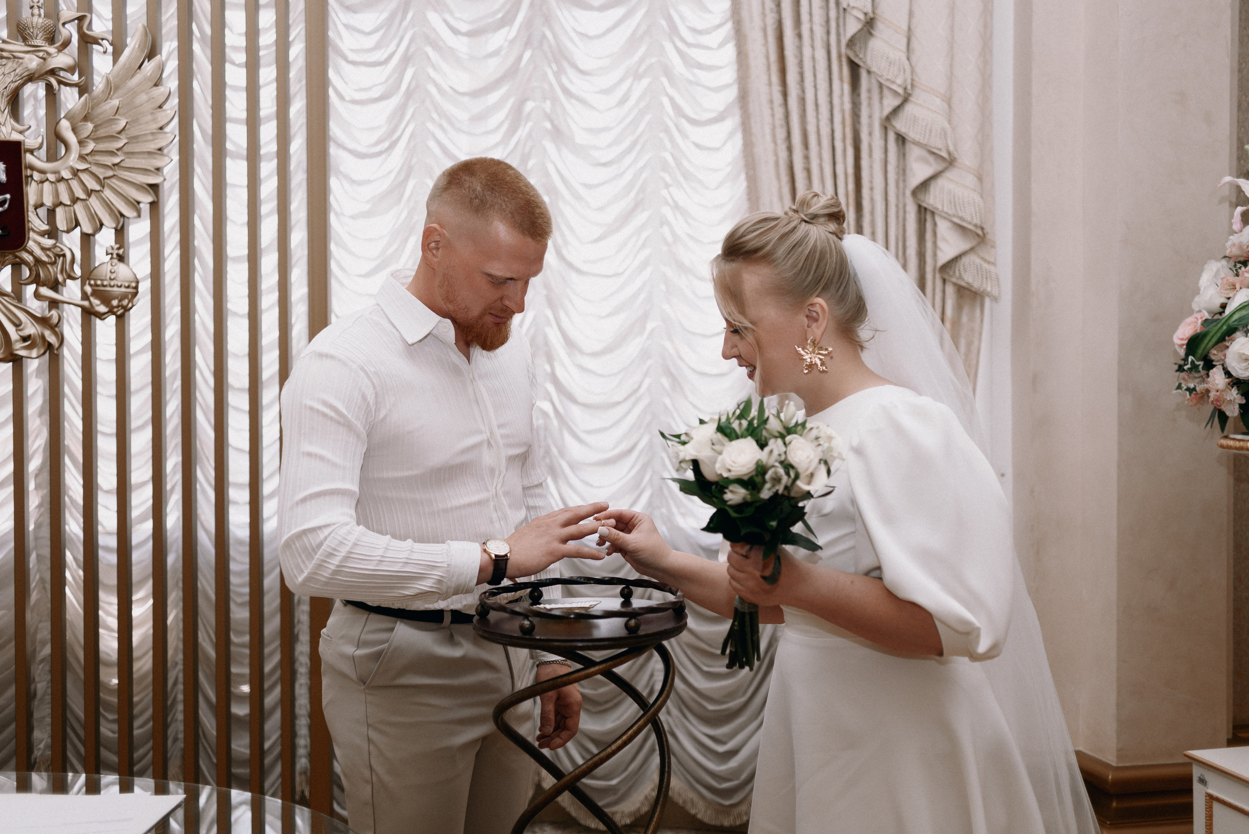 Свадебная фотосессия тюмень мост влюбленных. Фотограф Дарья Мустафина, Тюмень