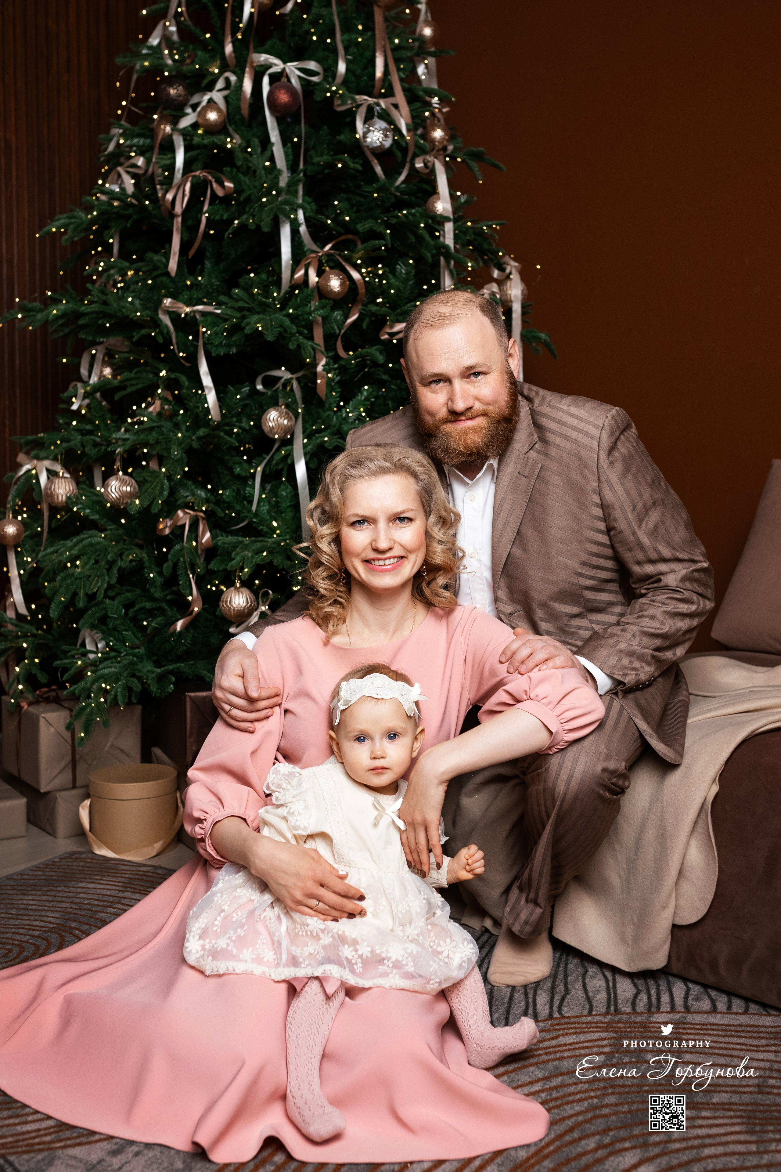 Семья Светланы. Студия Prestig Декабрь 2024. Фотограф Пермь. Свадьбы. Семья и дети, школа, д. сад. Фотокниги