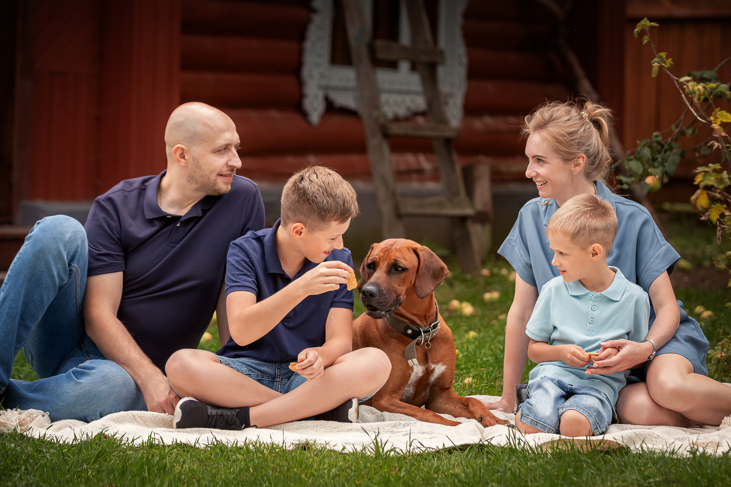 Семейная съемка для Лиды, Леши, Макса и Миши в Иславском. Семейный и детский фотограф Комина Елена, Власиха, Одинцово
