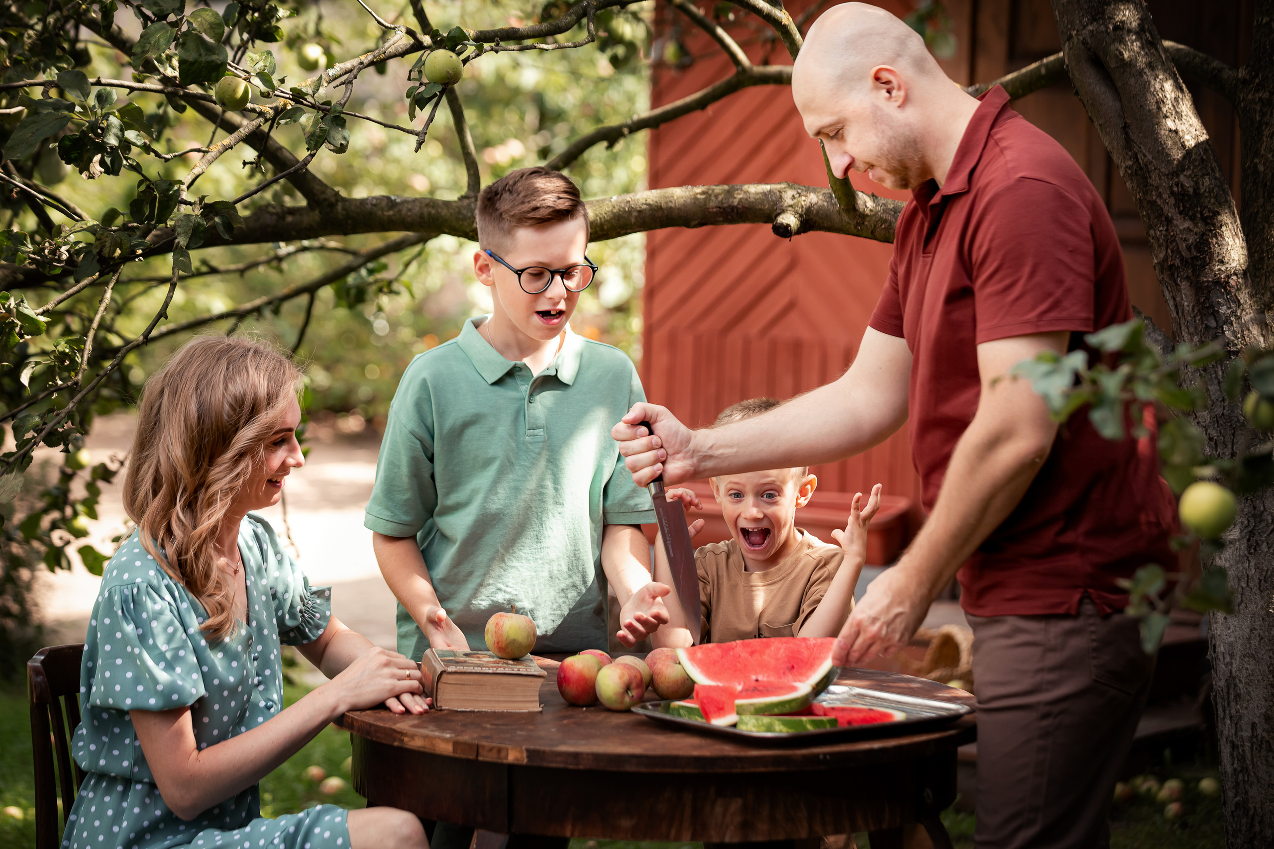 Семейная съемка для Лиды, Леши, Макса и Миши в Иславском. Семейный и детский фотограф Комина Елена, Власиха, Одинцово