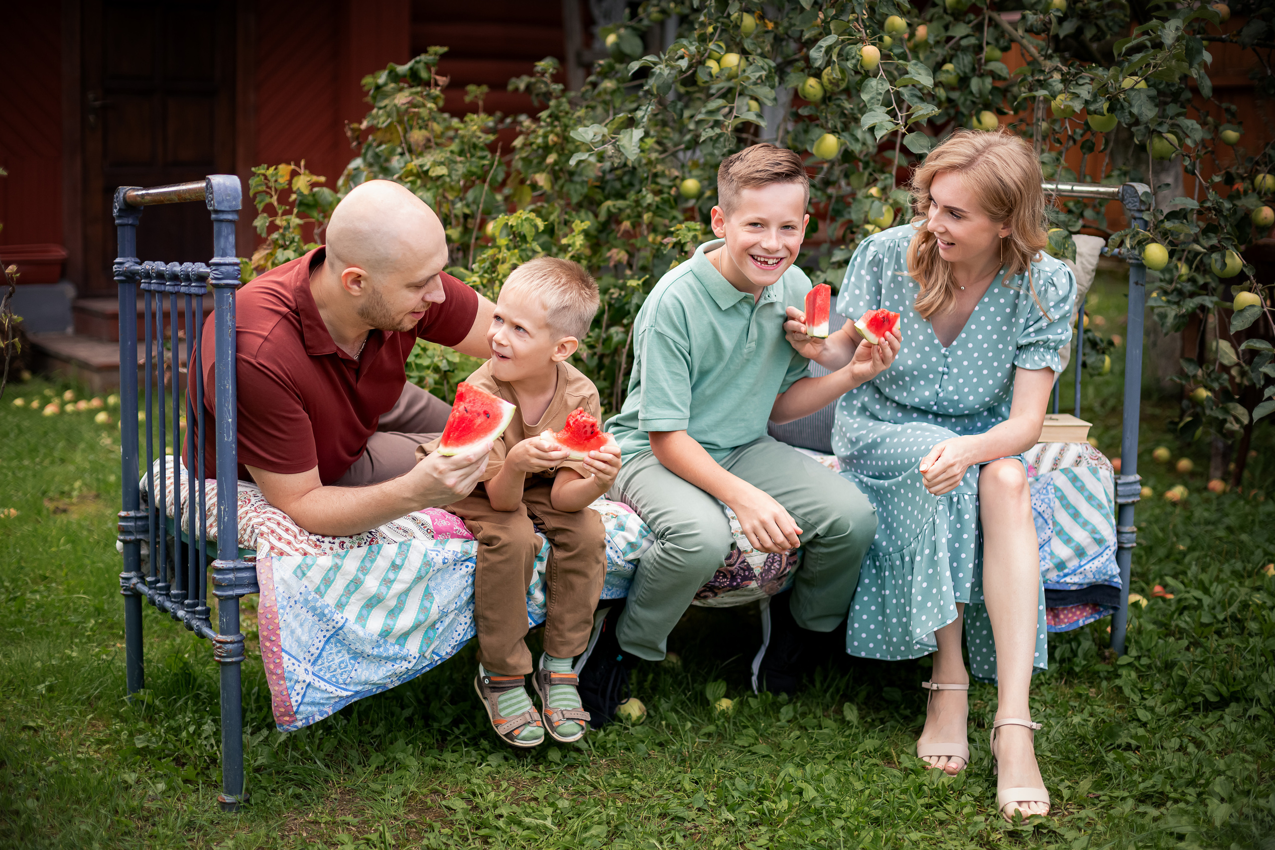 Семейная съемка для Лиды, Леши, Макса и Миши в Иславском. Семейный и детский фотограф Комина Елена, Власиха, Одинцово