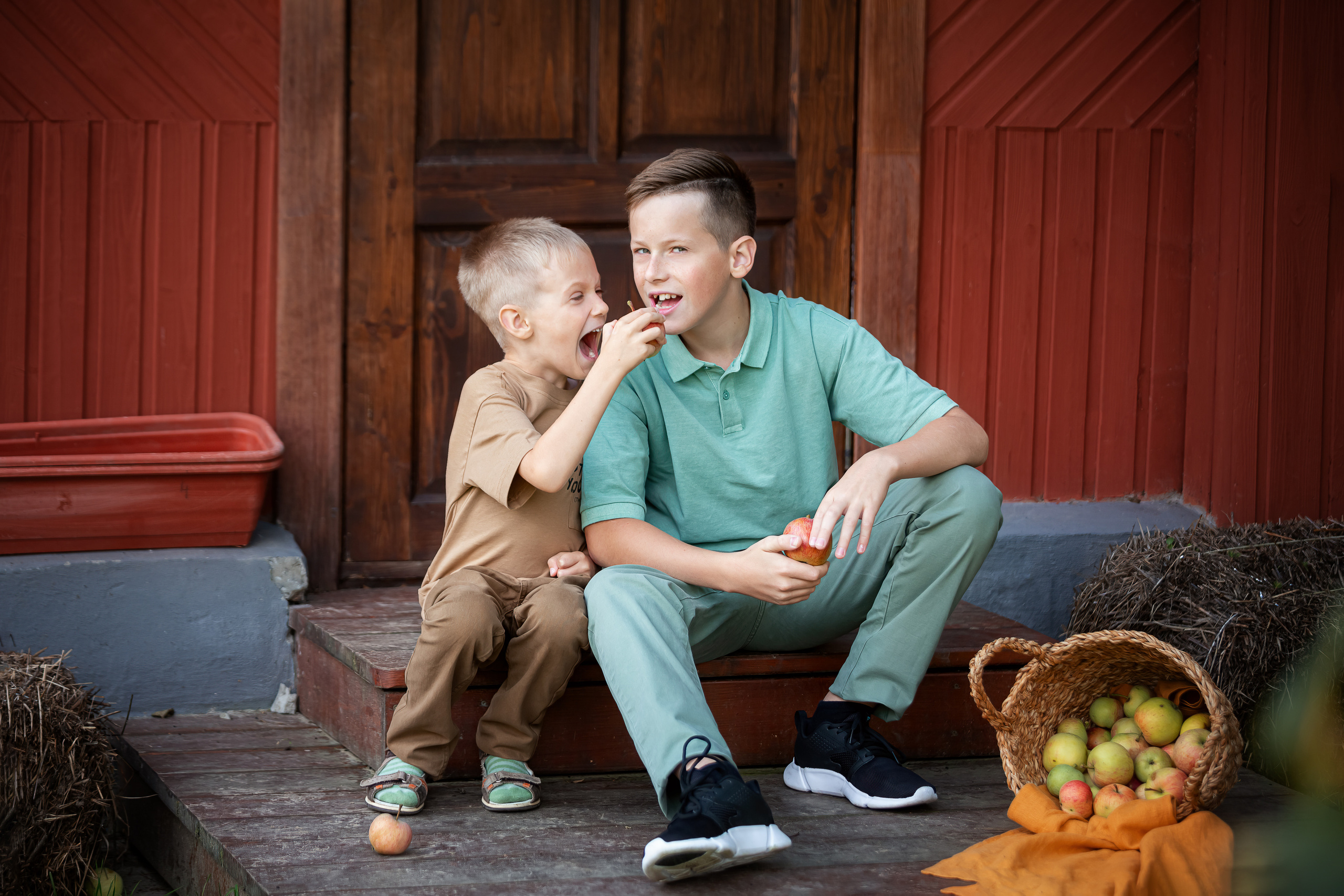 Семейная съемка для Лиды, Леши, Макса и Миши в Иславском. Семейный и детский фотограф Комина Елена, Власиха, Одинцово