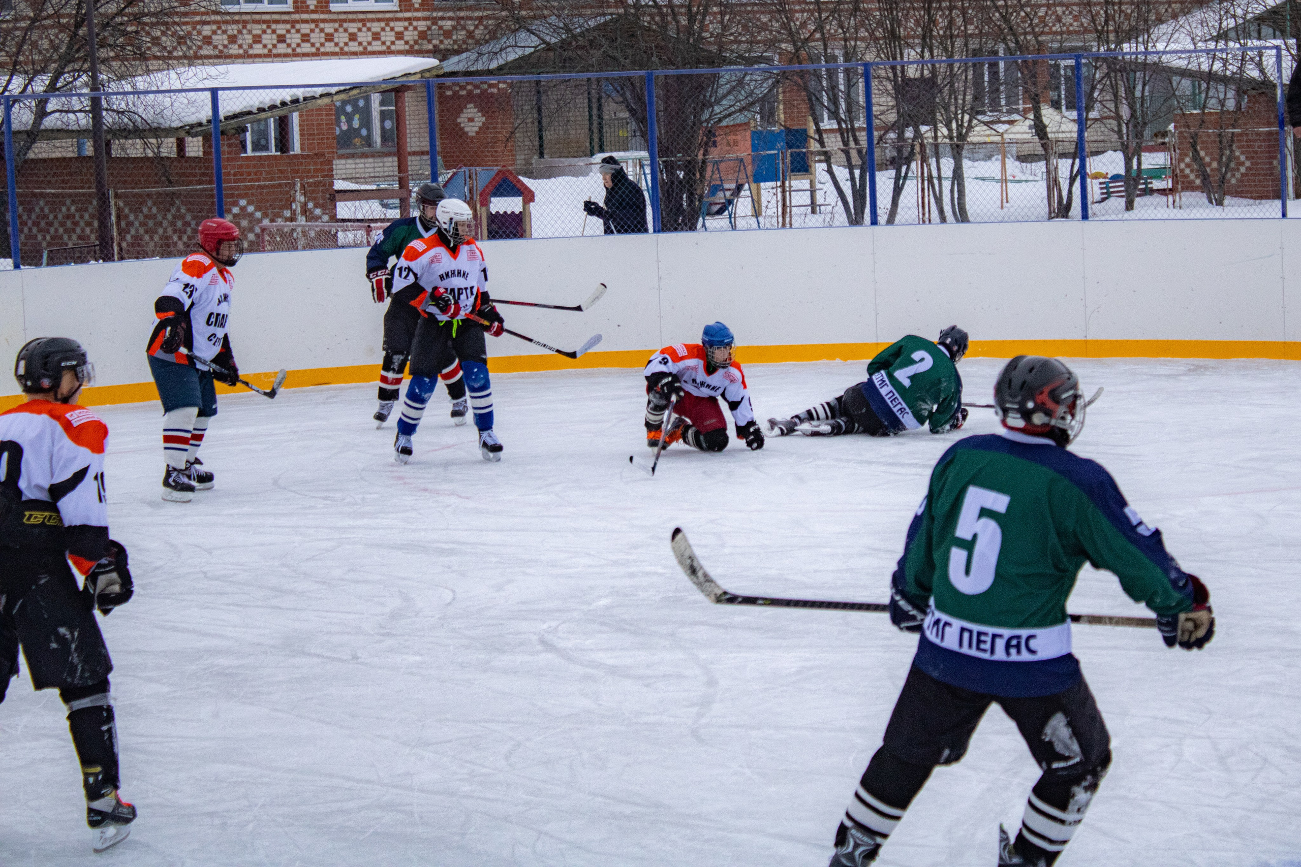 Хоккей г.п Атиг-г.Нижние Серги