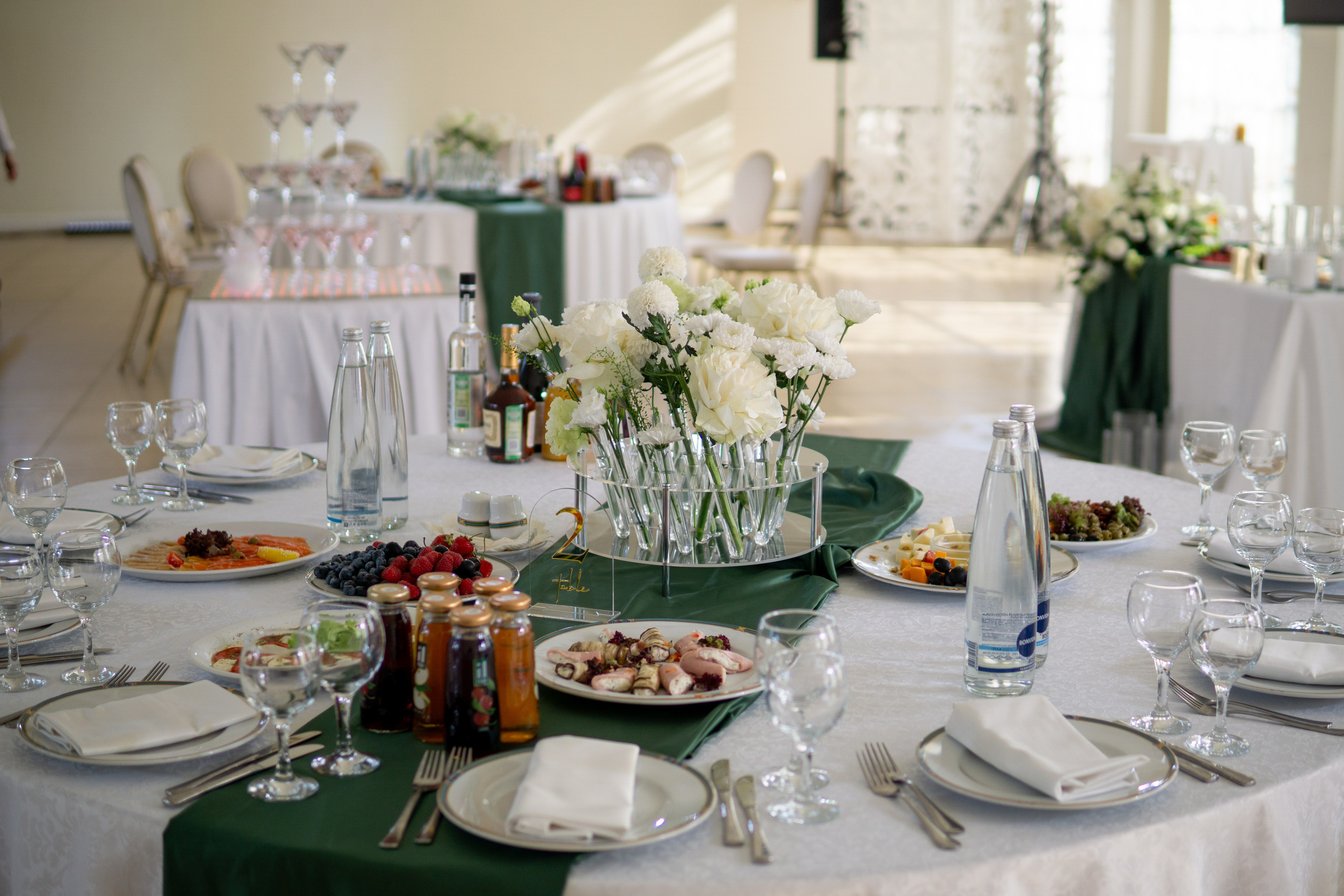 Свадебная фотосессия в отеле Хилтон. Свадебный фотограф Александр Невский в Санкт-Петербурге