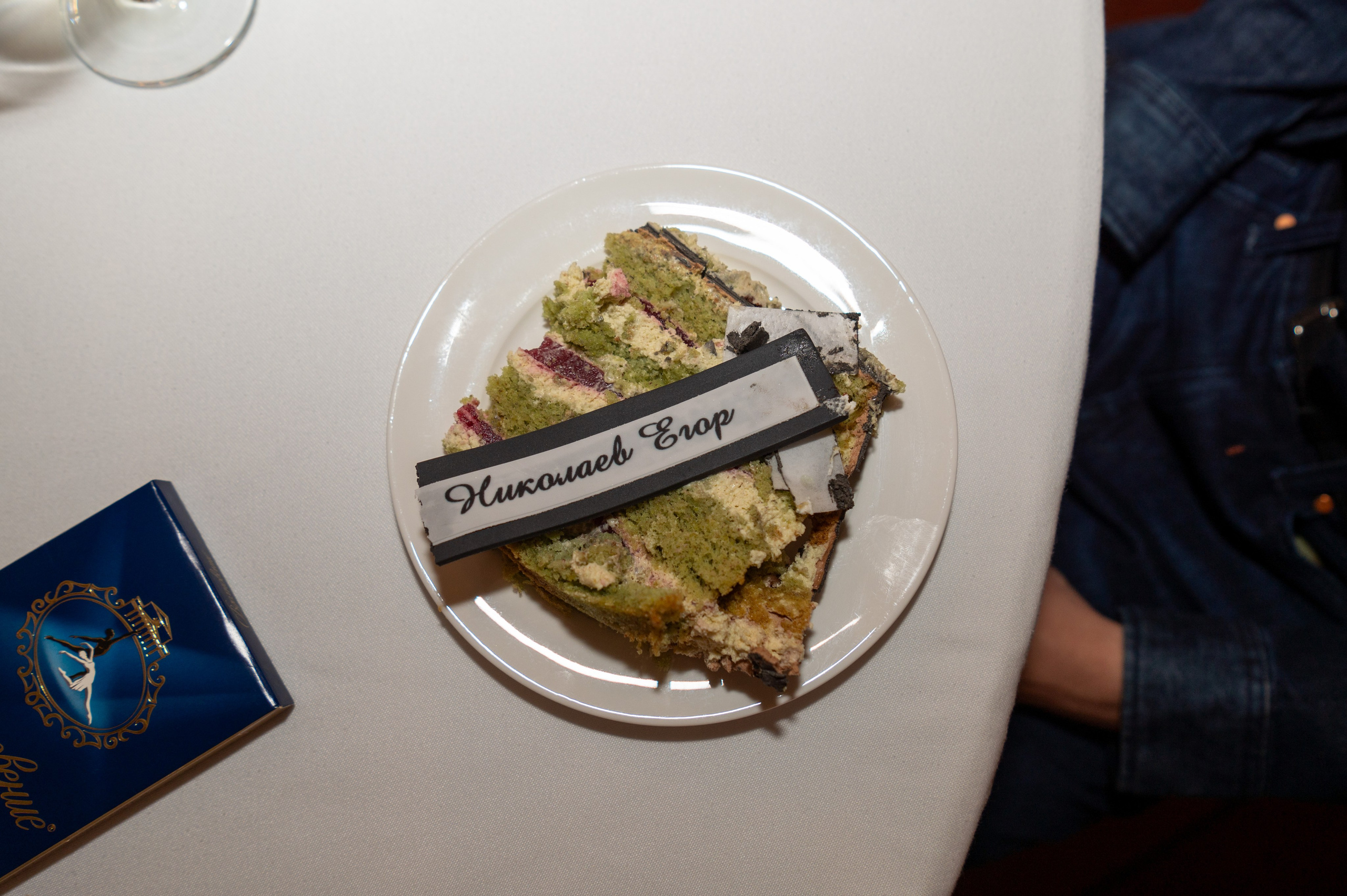 Выпускной вечер 11 класс на теплоходе. Детский и семейный фотограф г. Москва Оксана Катаджи