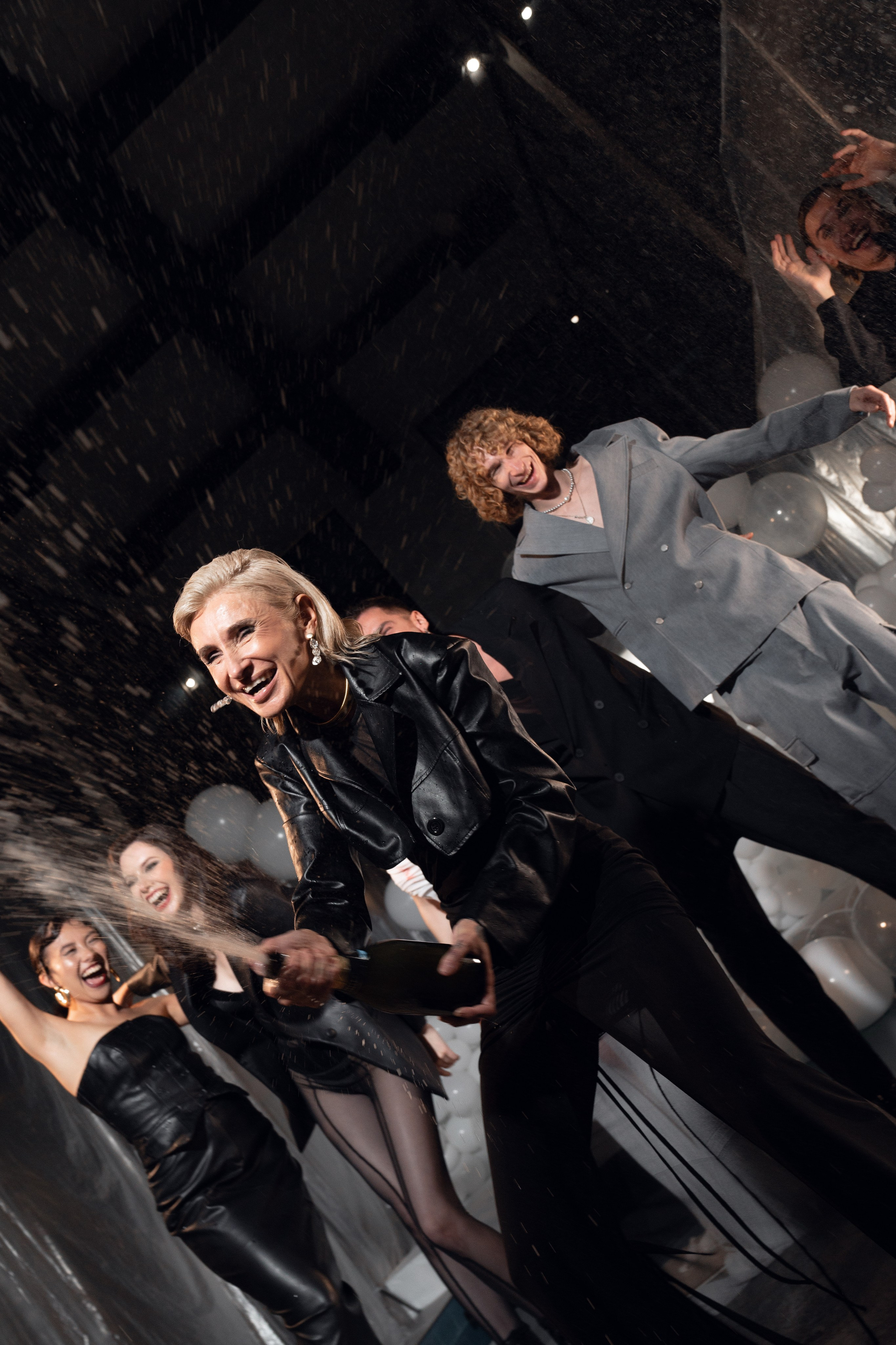 Bubbles. Свадебный фотограф Наташа Брифли