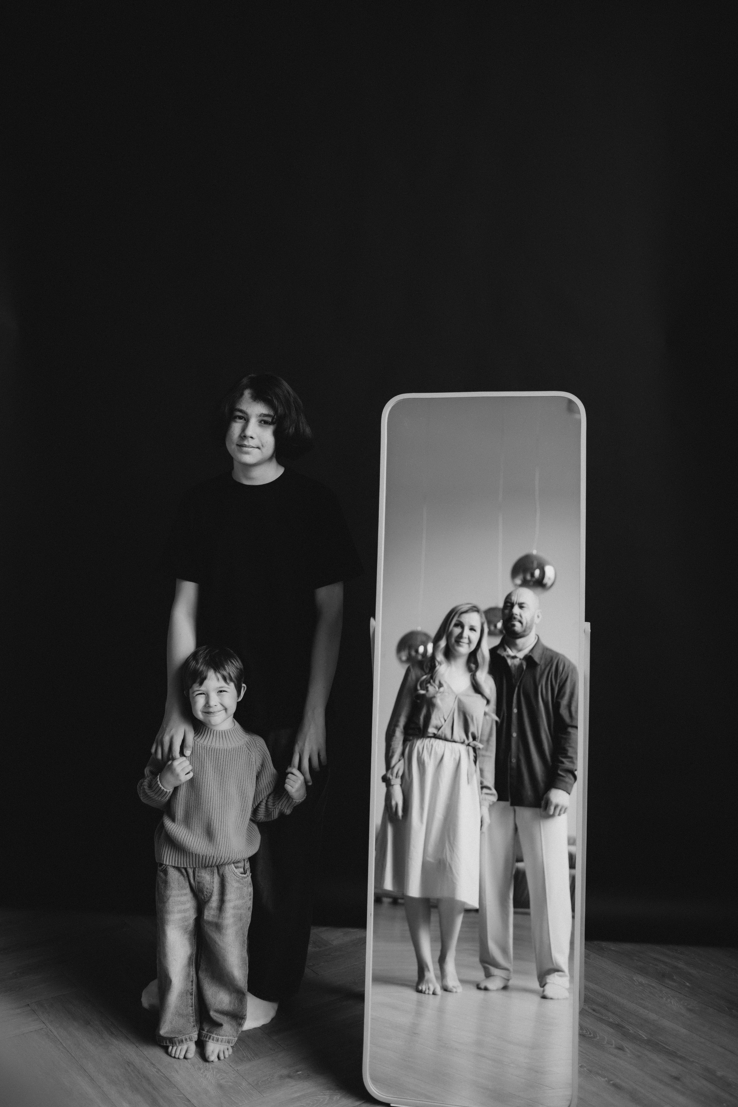 Семейная фотосессия в студии «Scandi». Семейный фотограф в Челябинске Ксения Зубкова