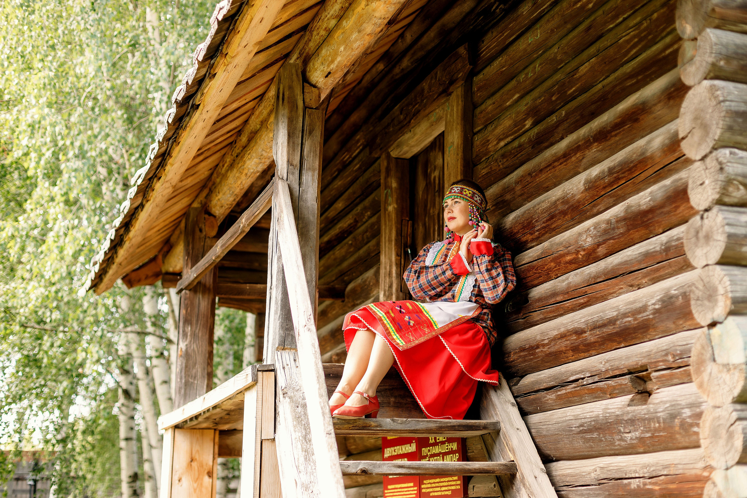 Фотосессия с Екатериной Анисимовой в Ибресинском этнографическом музее. Портретный и репортажный фотограф в Чебоксарах Андриян Чаркин