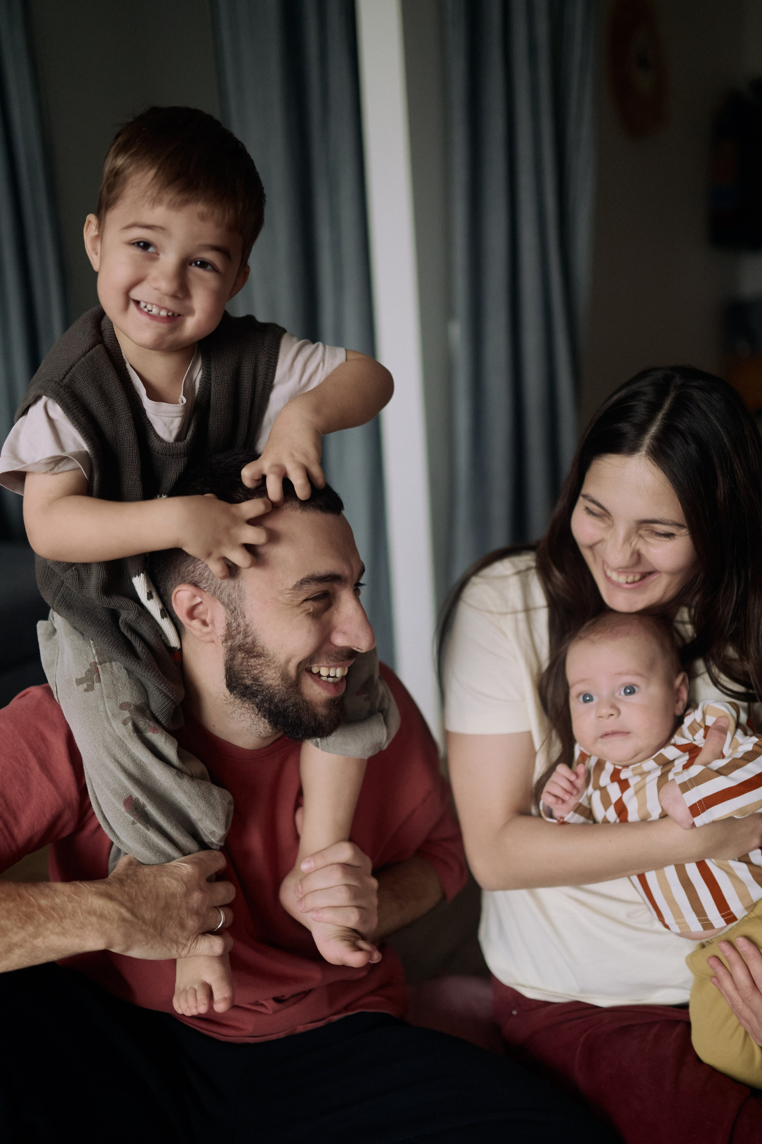 Эмир, Диана, Леон и Амин дома. Семейный и свадебный lifestyle-фотограф в Москве Мария Петрова