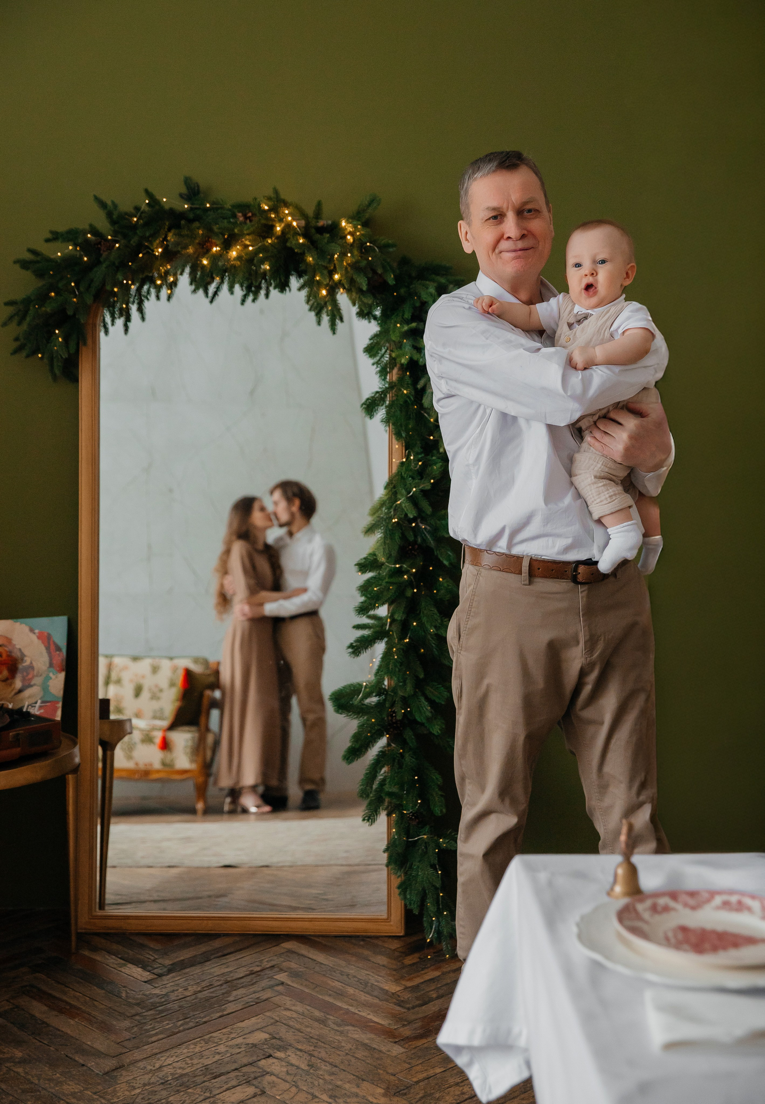 Новогодняя (мама, папа, сын и дедушка). Фотограф текстиля в Москве Ольга Иванова