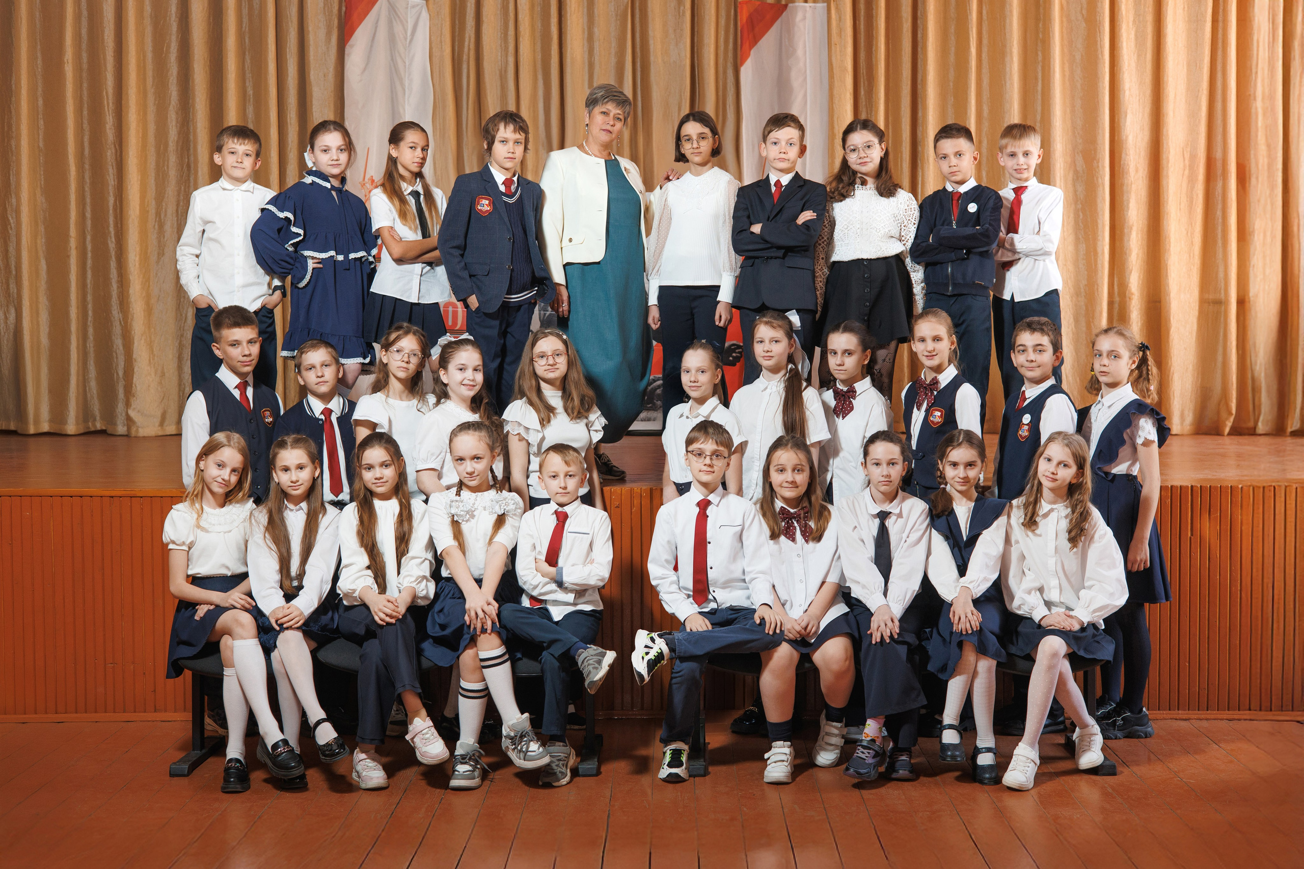 Локация для коллективных кадров № 4. Выпускные альбомы клевербук Воронеж