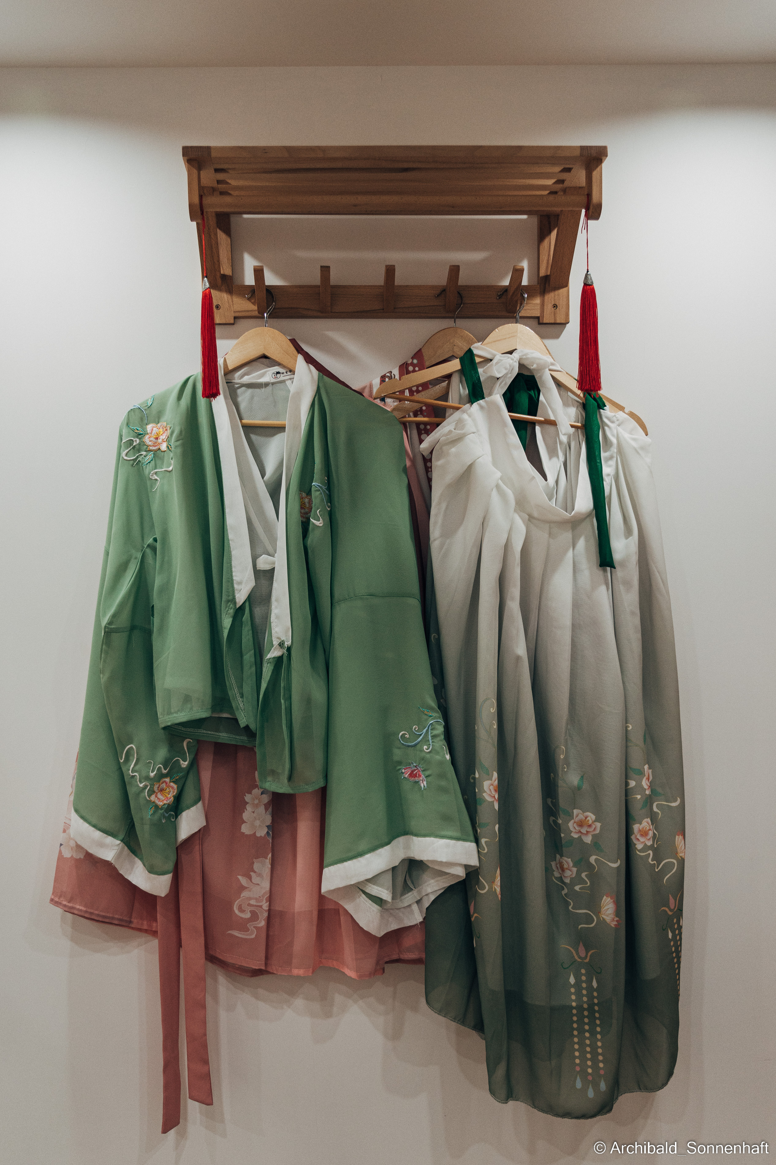 Chinese tea ceremony in Tianjin. Photographer in Guangzhou, China. Archibald Sonnenhaft