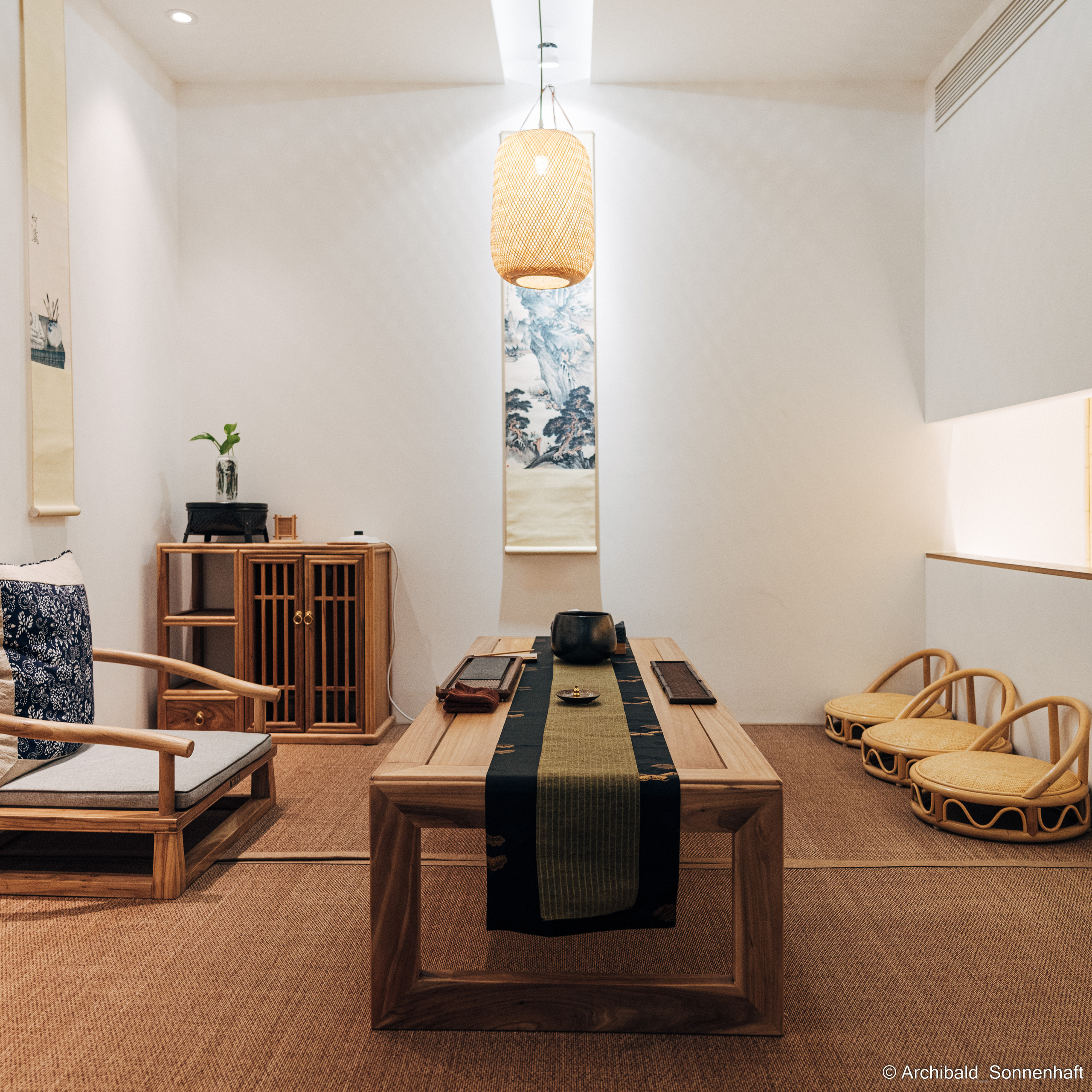 Chinese tea ceremony in Tianjin. Photographer in Guangzhou, China. Archibald Sonnenhaft