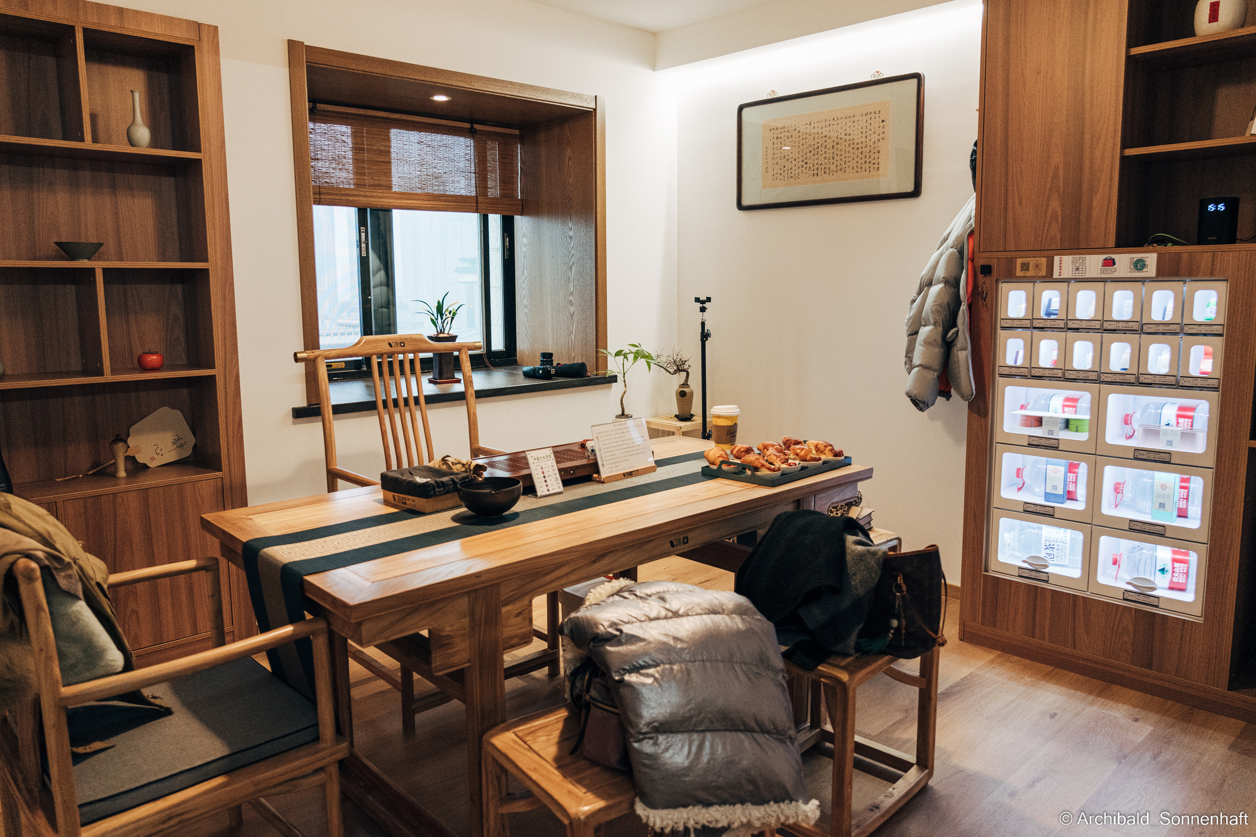 Chinese tea ceremony in Tianjin. Photographer in Guangzhou, China. Archibald Sonnenhaft