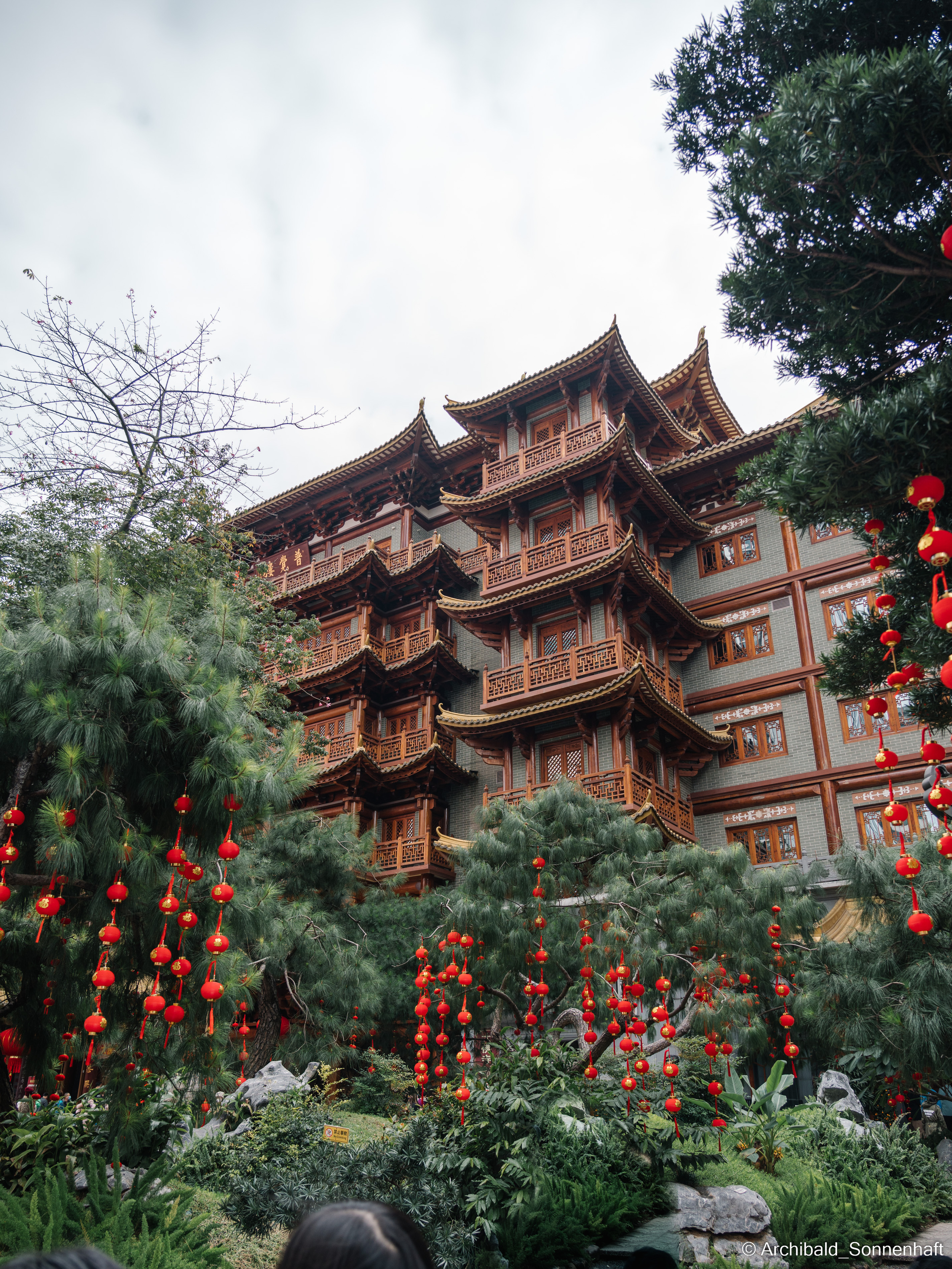 Guangzhou 27. Photographer in Guangzhou, China. Archibald Sonnenhaft