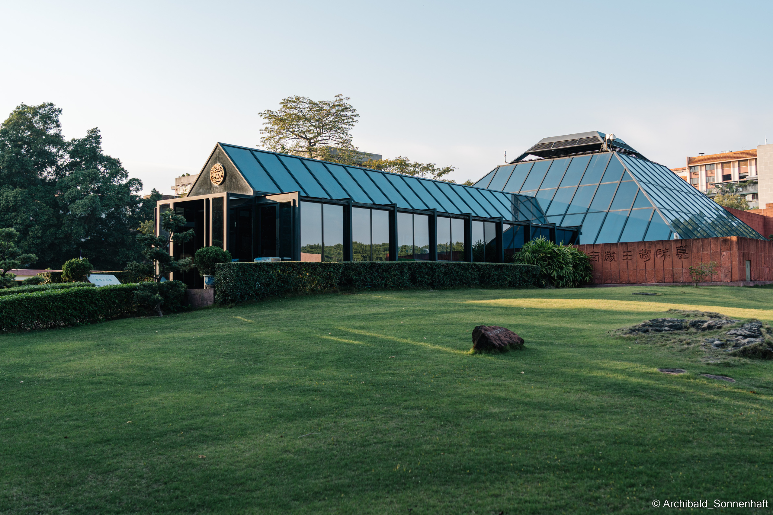 NanYueWang‘s museum. Photographer in Guangzhou, China. Archibald Sonnenhaft