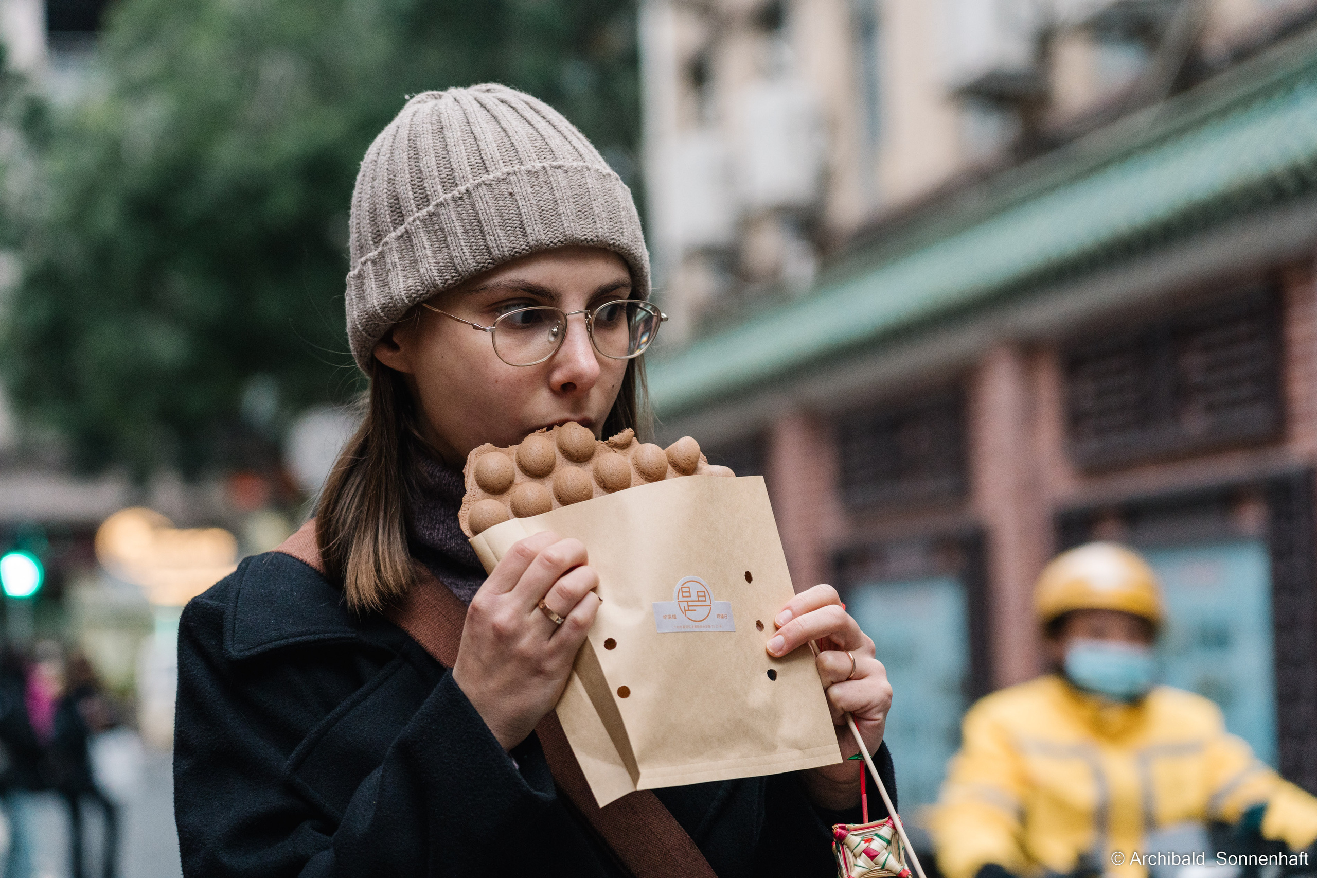Clan Cheng and ShengJianBao. Photographer in Guangzhou, China. Archibald Sonnenhaft