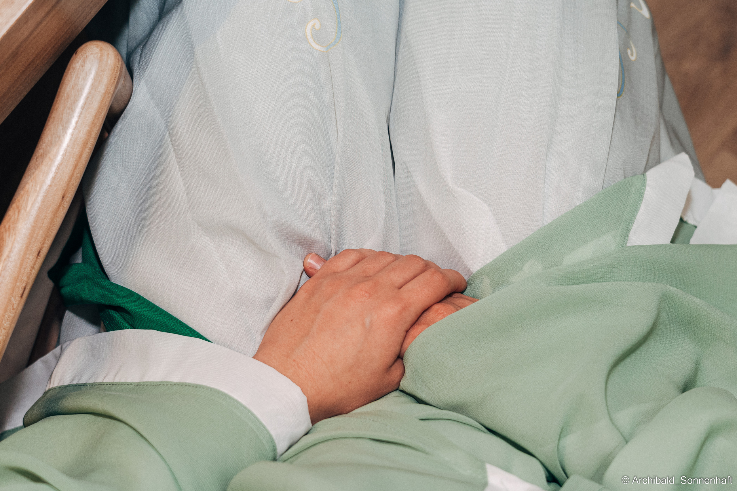 Chinese tea ceremony in Tianjin. Photographer in Guangzhou, China. Archibald Sonnenhaft