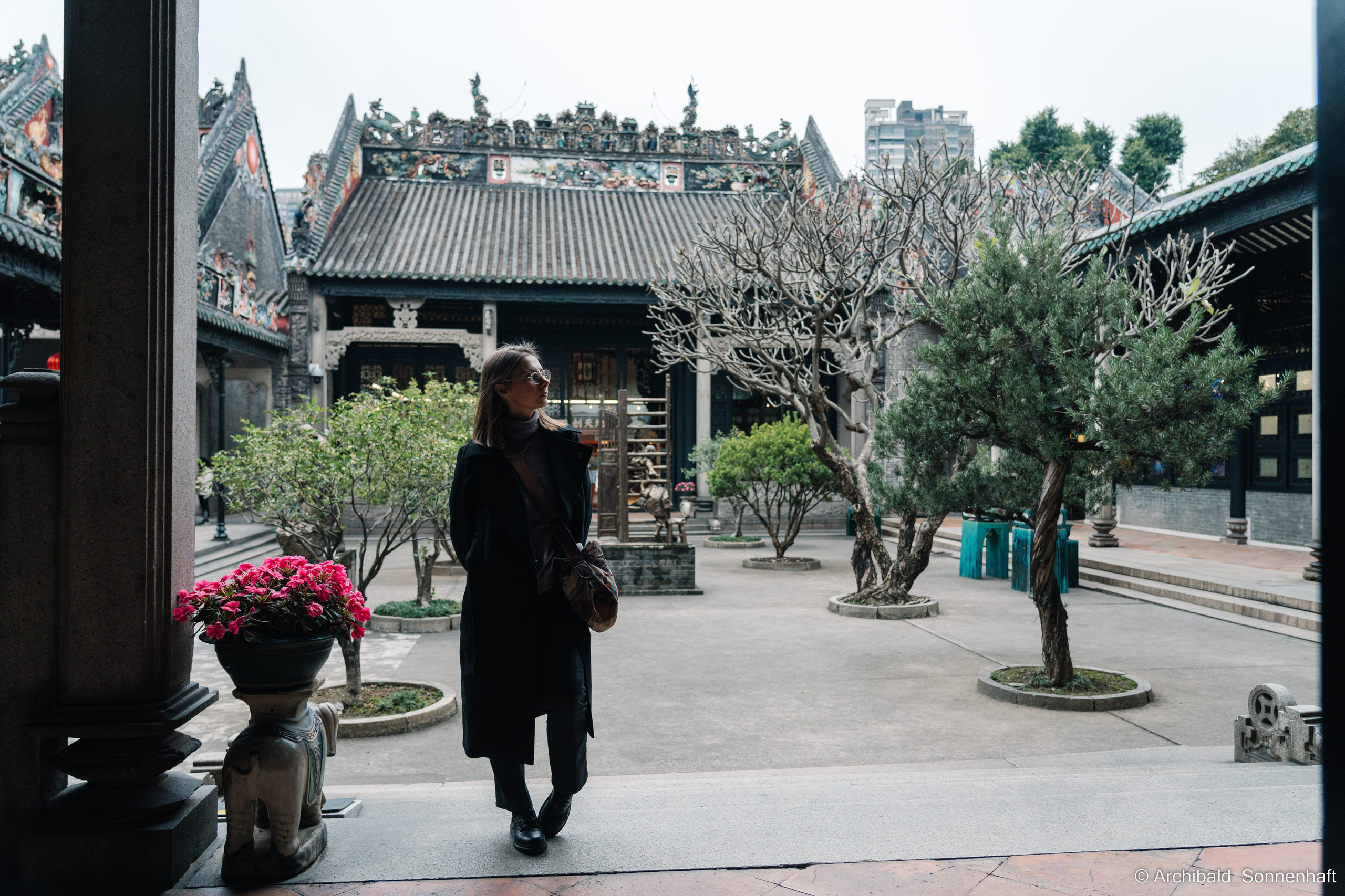 Clan Cheng and ShengJianBao. Photographer in Guangzhou, China. Archibald Sonnenhaft