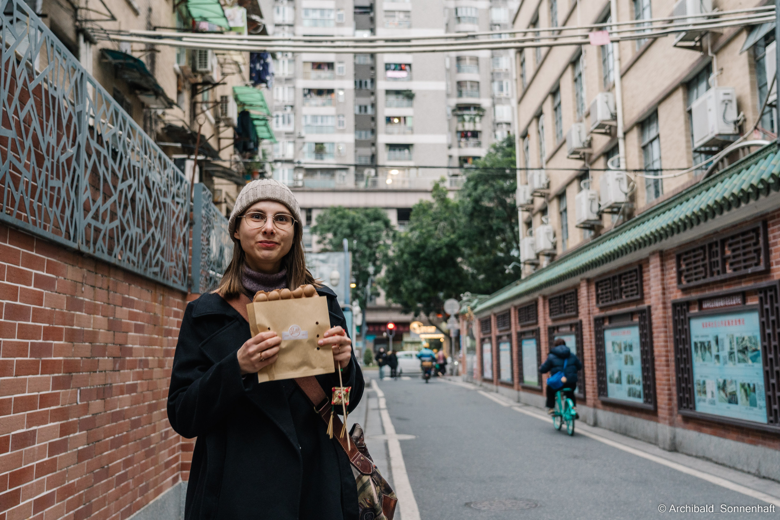 Clan Cheng and ShengJianBao. Photographer in Guangzhou, China. Archibald Sonnenhaft